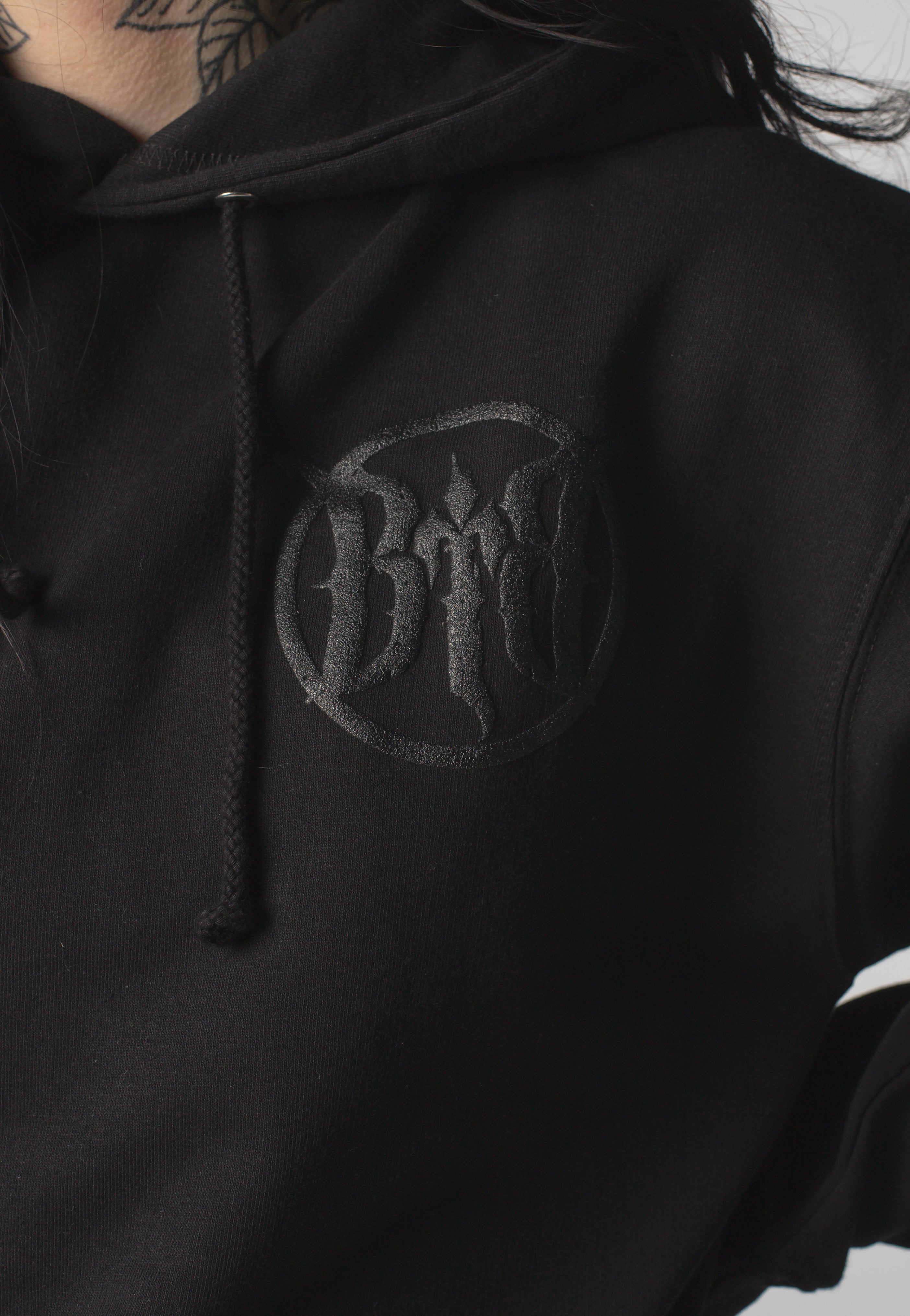 Beyond The Black - Raven Black On Black - Hoodie | Women-Image