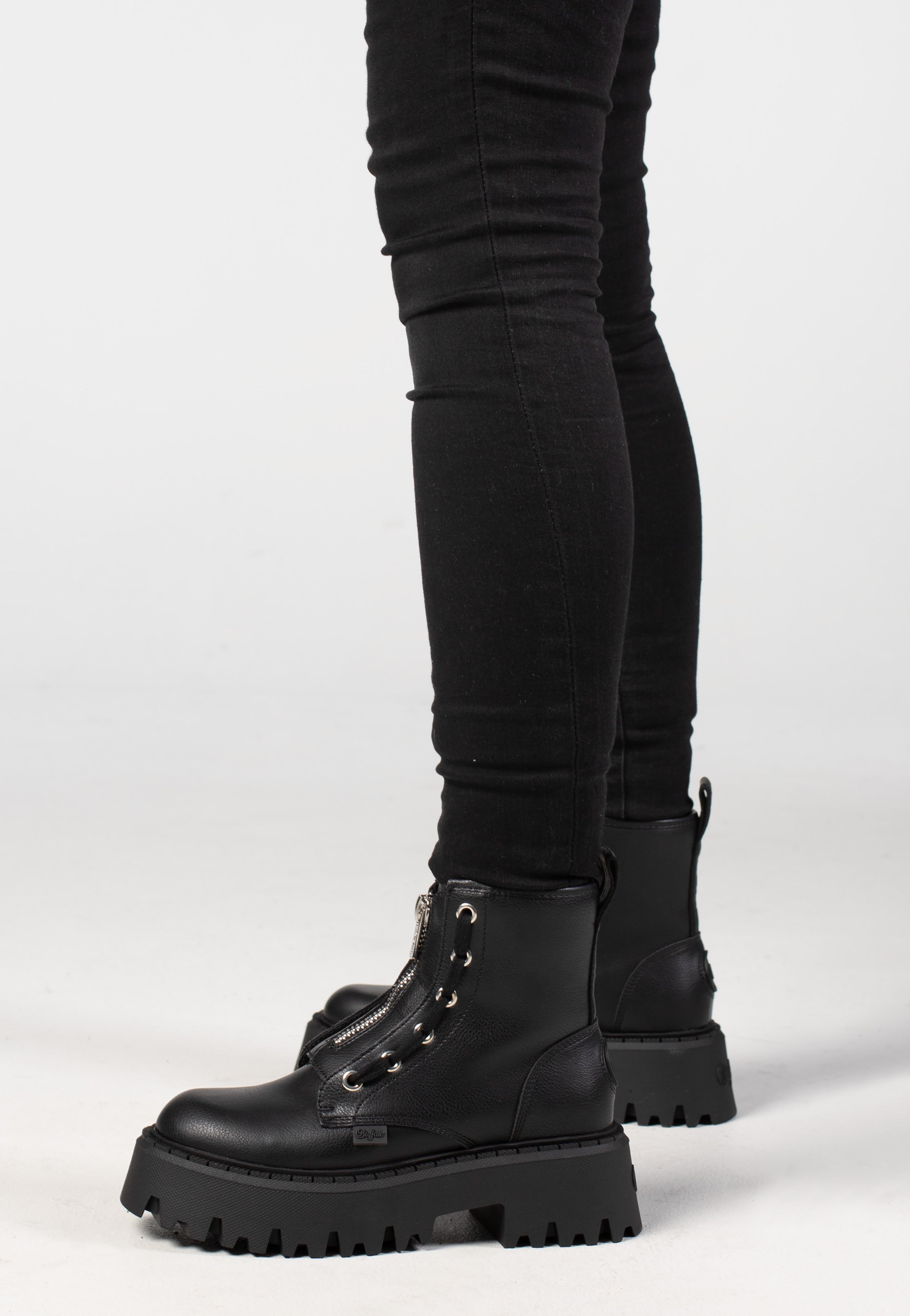 Buffalo - Aspen Front Zip Vegan Nappa  Black - Girl Shoes | Women-Image