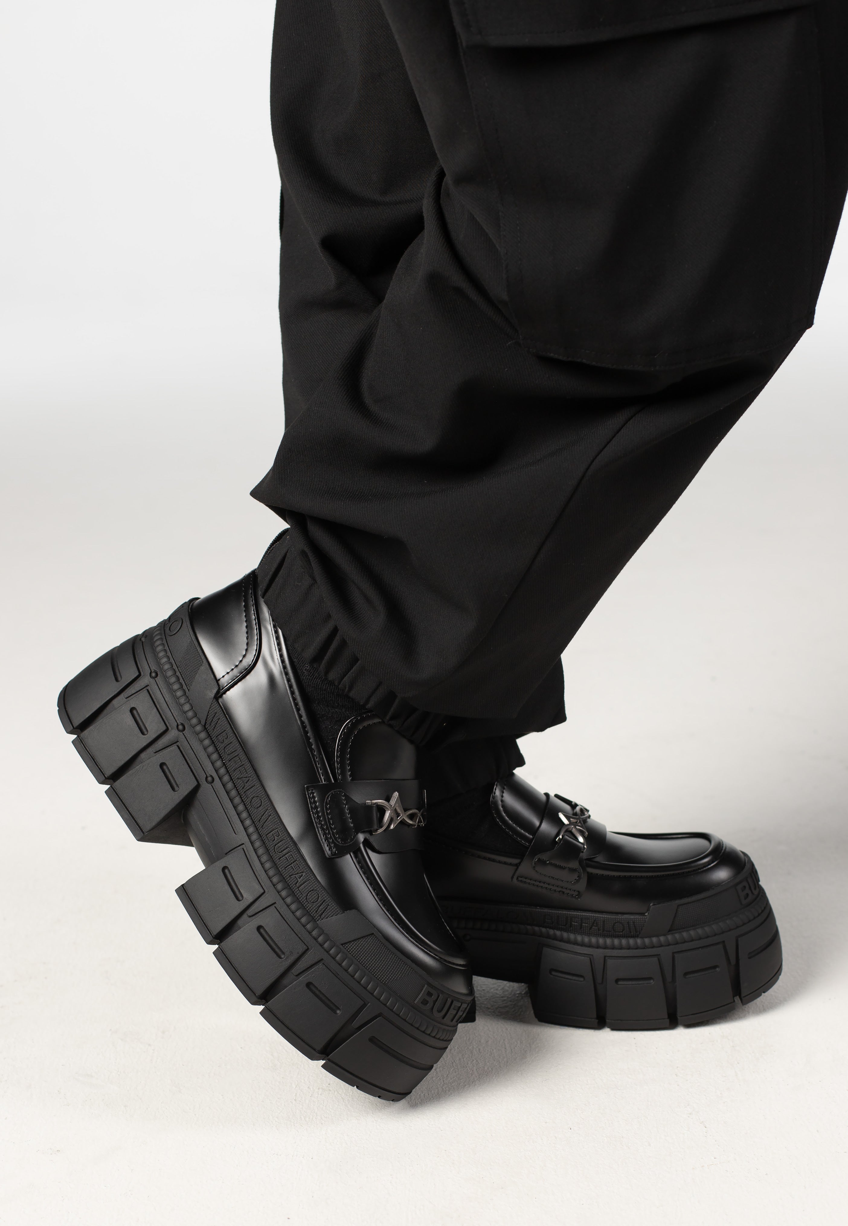 Buffalo - Gospher Loafer Tribal Vegan Box Black - Girl Shoes | Women-Image