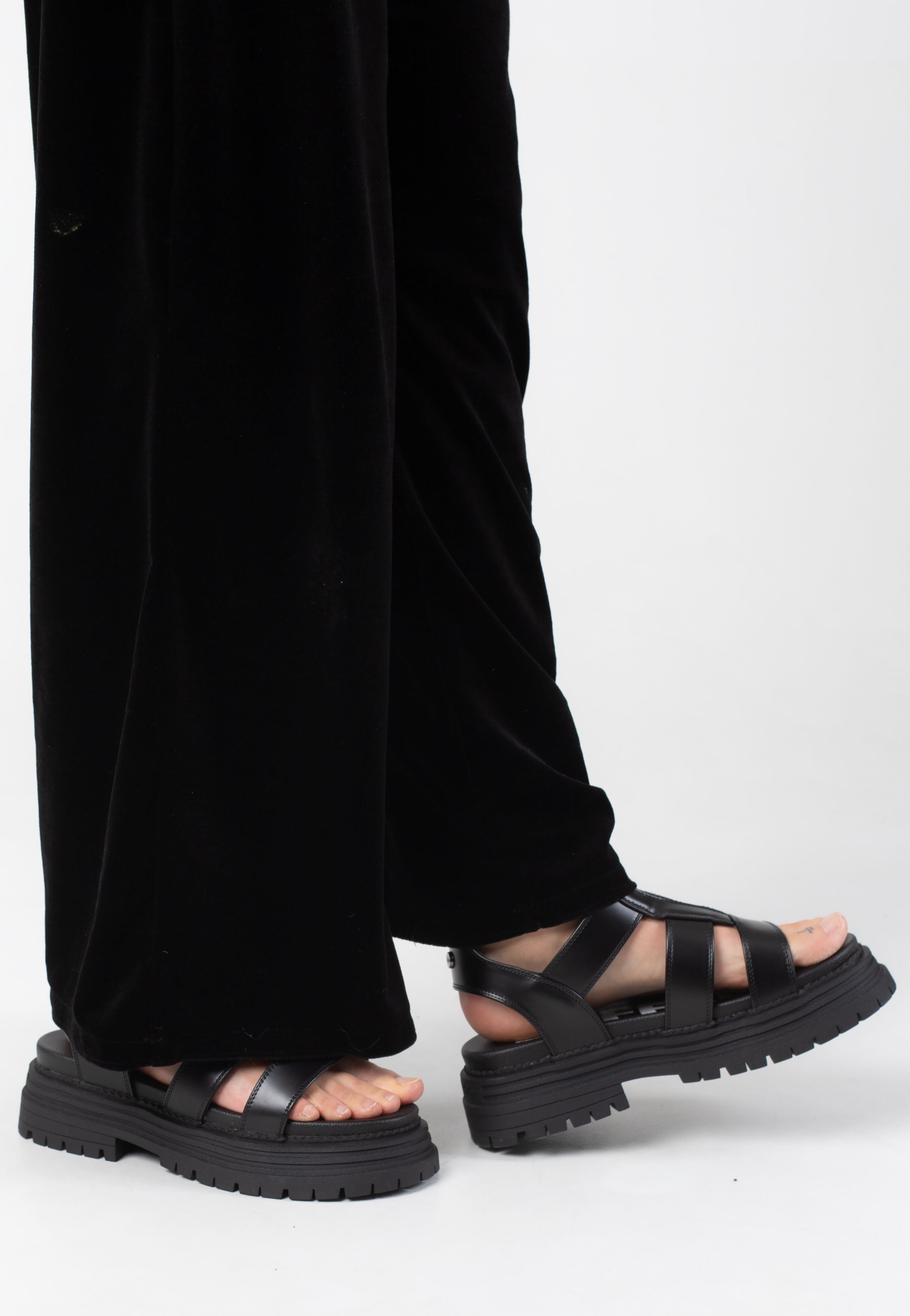 Buffalo - Lennox Zeus Vegan Black - Girl Sandals | Women-Image