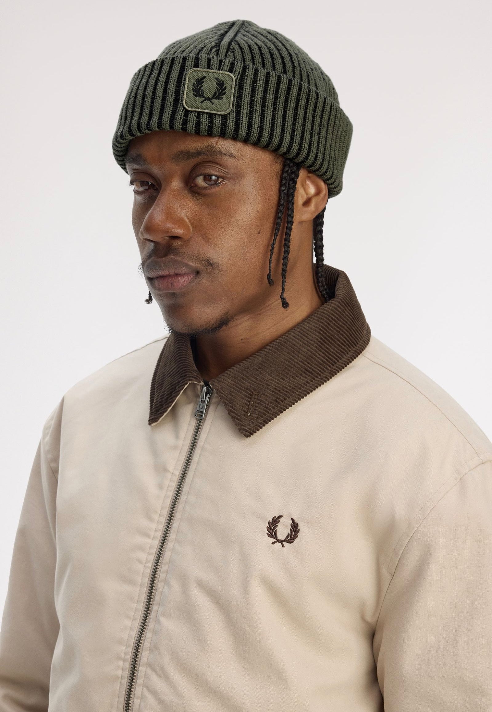 Fred Perry - Cotton Ribbed Laurel Wreath Green/Black - Beanie | Neutral-Image