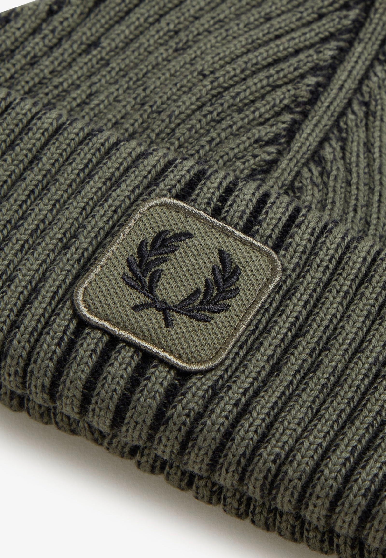 Fred Perry - Cotton Ribbed Laurel Wreath Green/Black - Beanie | Neutral-Image