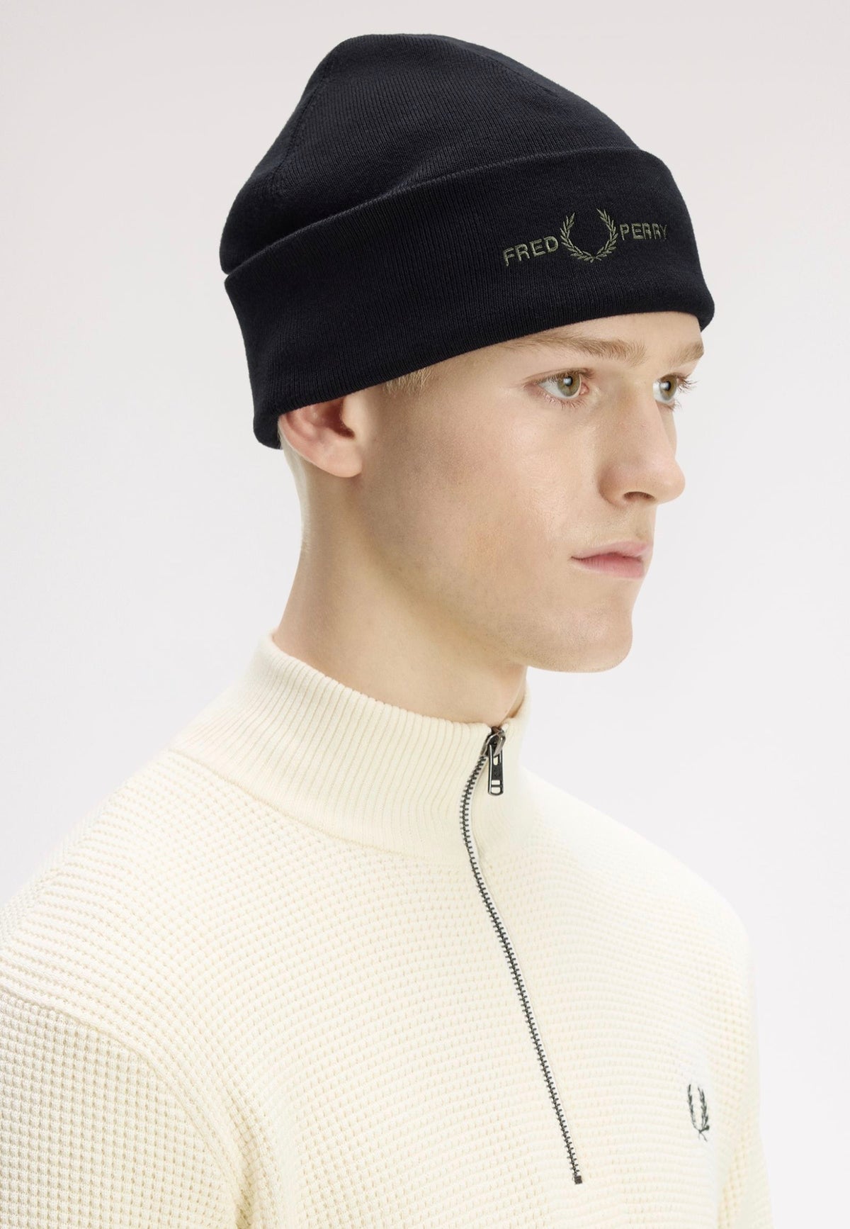 Fred Perry Graphic FLP Navy/Silver Blue Kulich | Neutral-Image