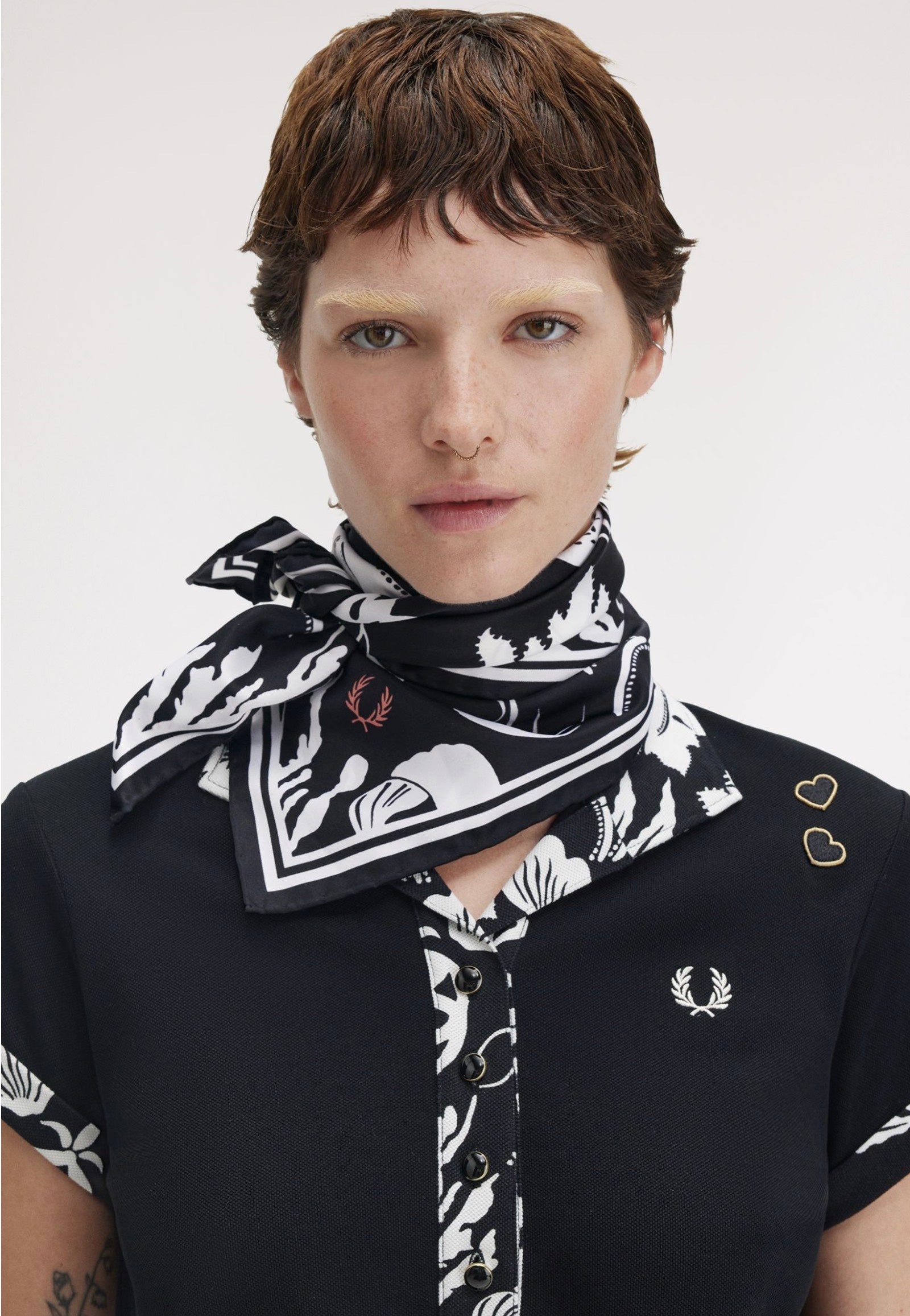 Fred Perry x Amy Winehouse - Amy Black - Scarf | Neutral-Image