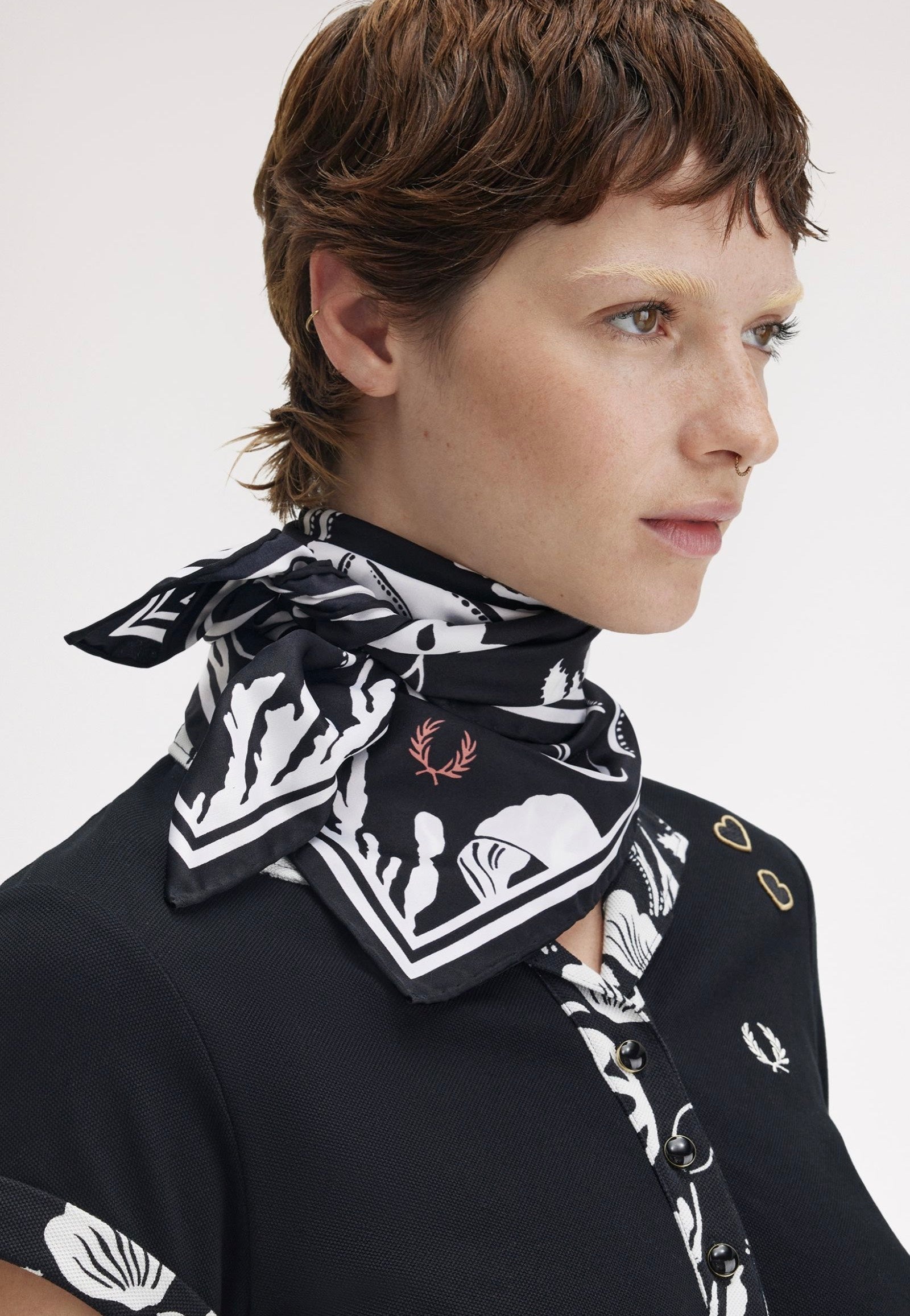 Fred Perry x Amy Winehouse - Amy Black - Scarf | Neutral-Image