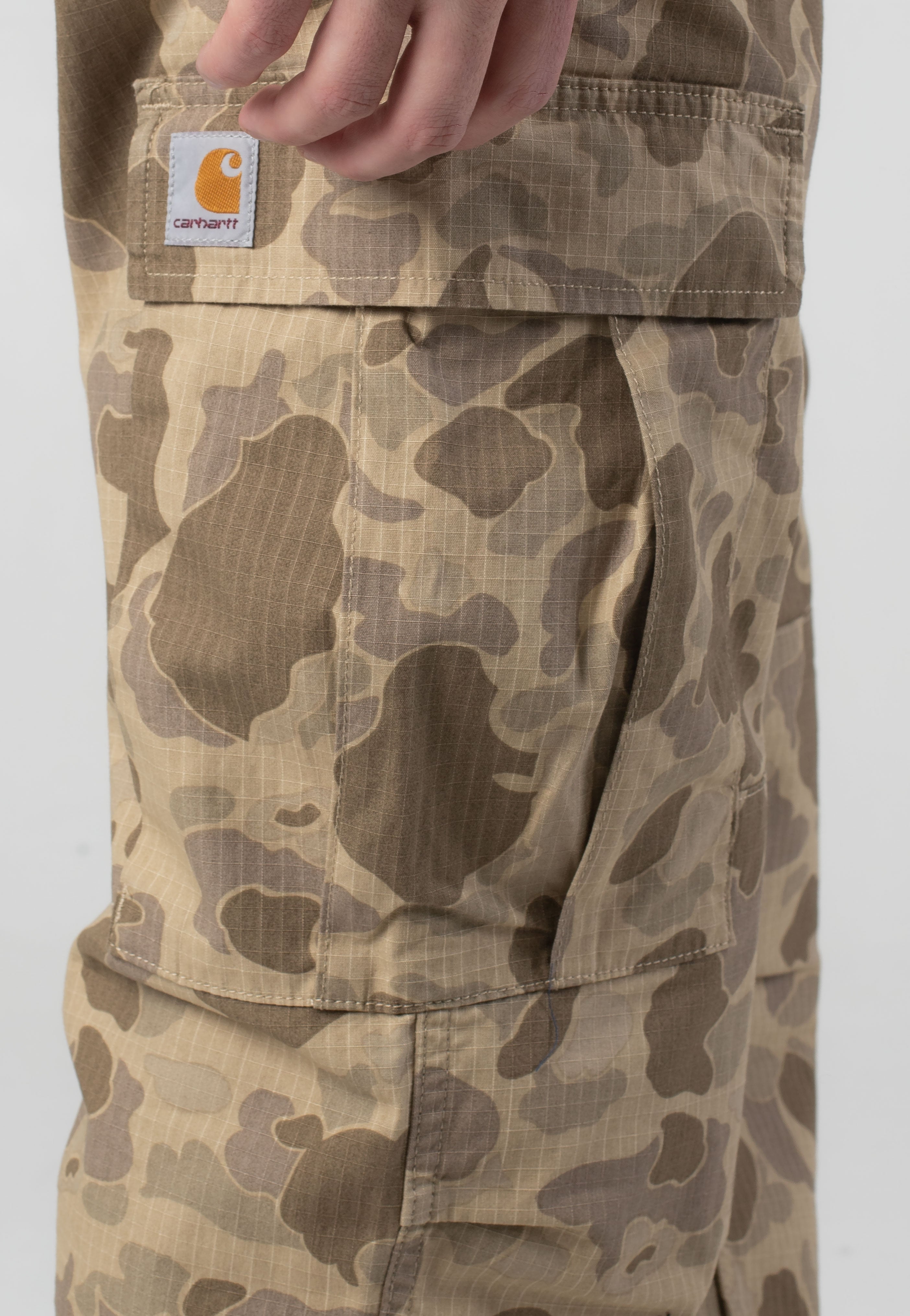 Carhartt WIP - Regular Cargo Rinsed Camo Duck/Desert - Pants | Men-Image