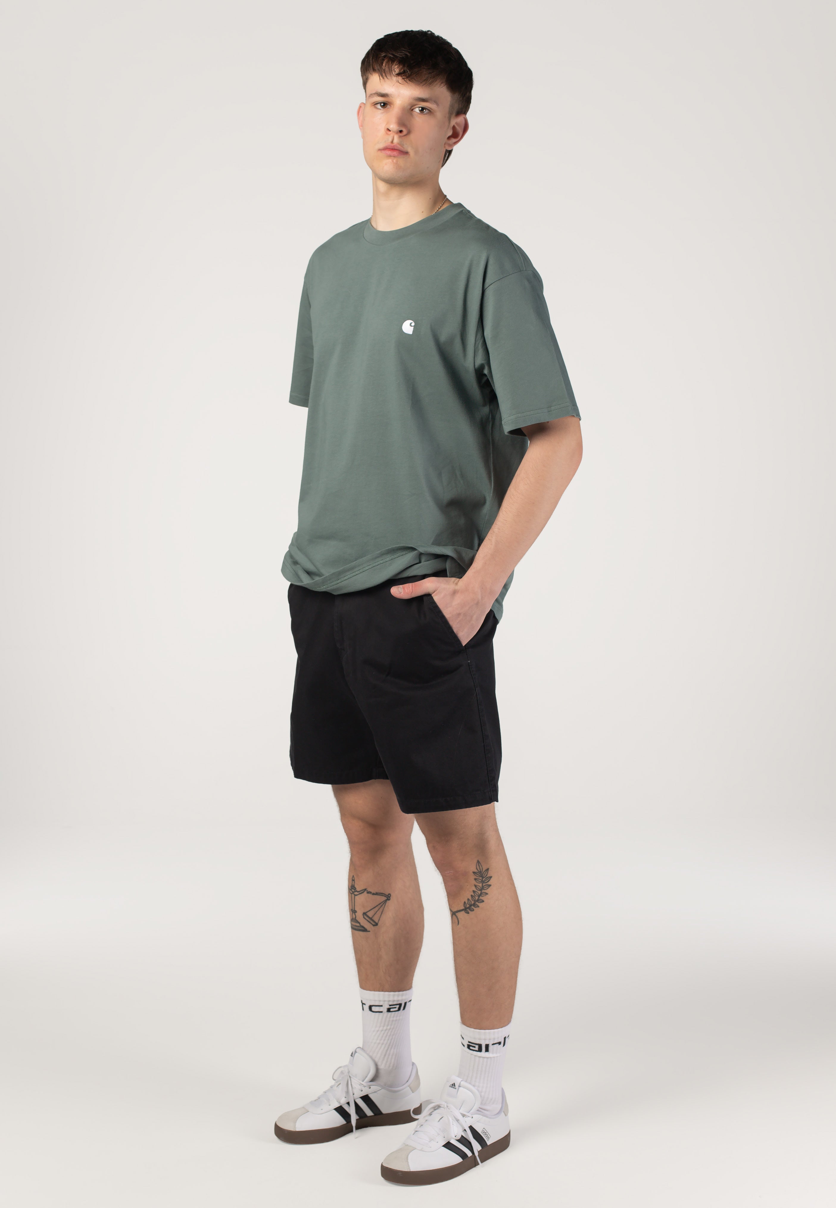 Carhartt WIP - Brady Stone Washed Black - Shorts | Men-Image