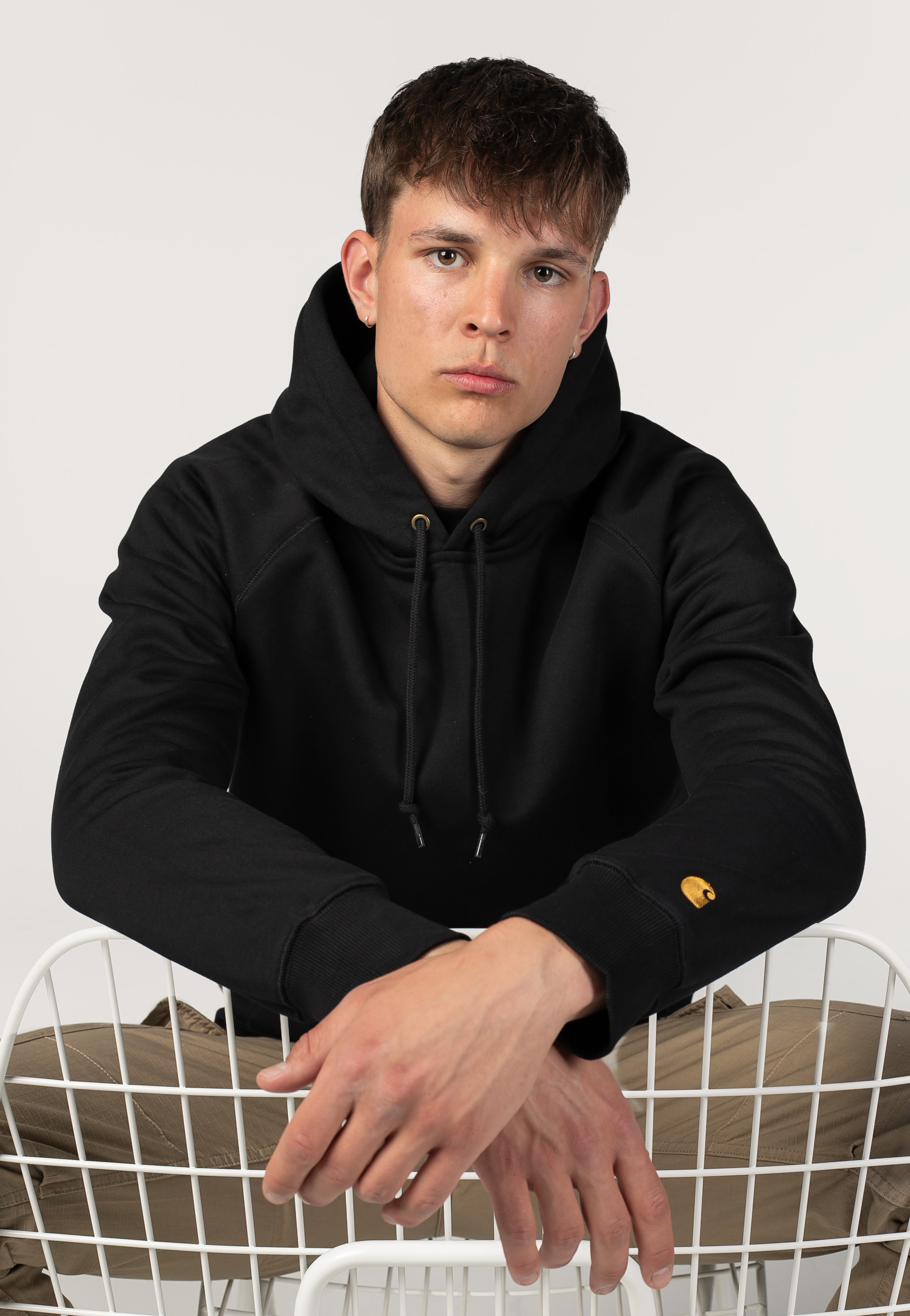 Carhartt WIP - Hooded Chase Black/Gold - Hoodie | Men-Image
