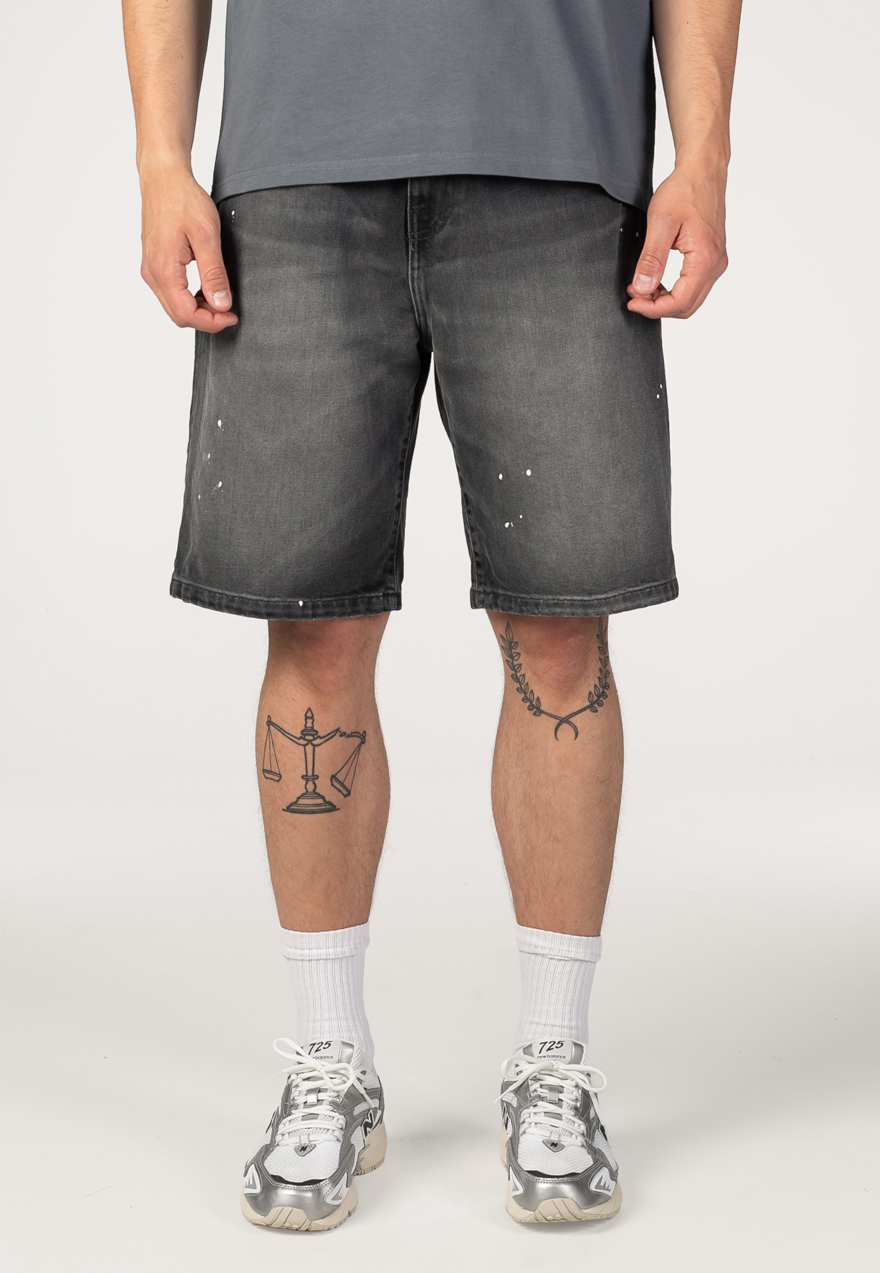 Carhartt WIP - Landon Destroy Wash Black - Shorts | Men-Image