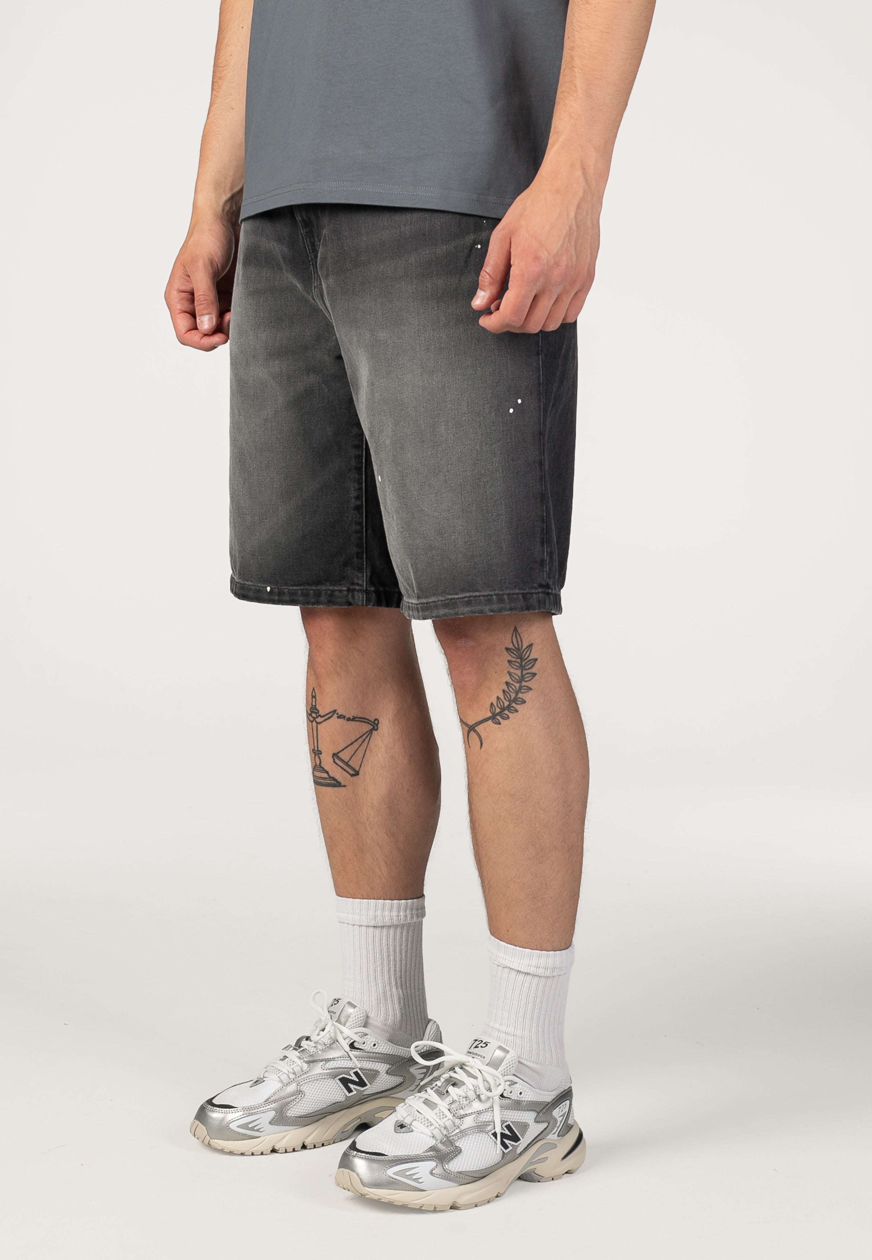 Carhartt WIP - Landon Destroy Wash Black - Shorts | Men-Image