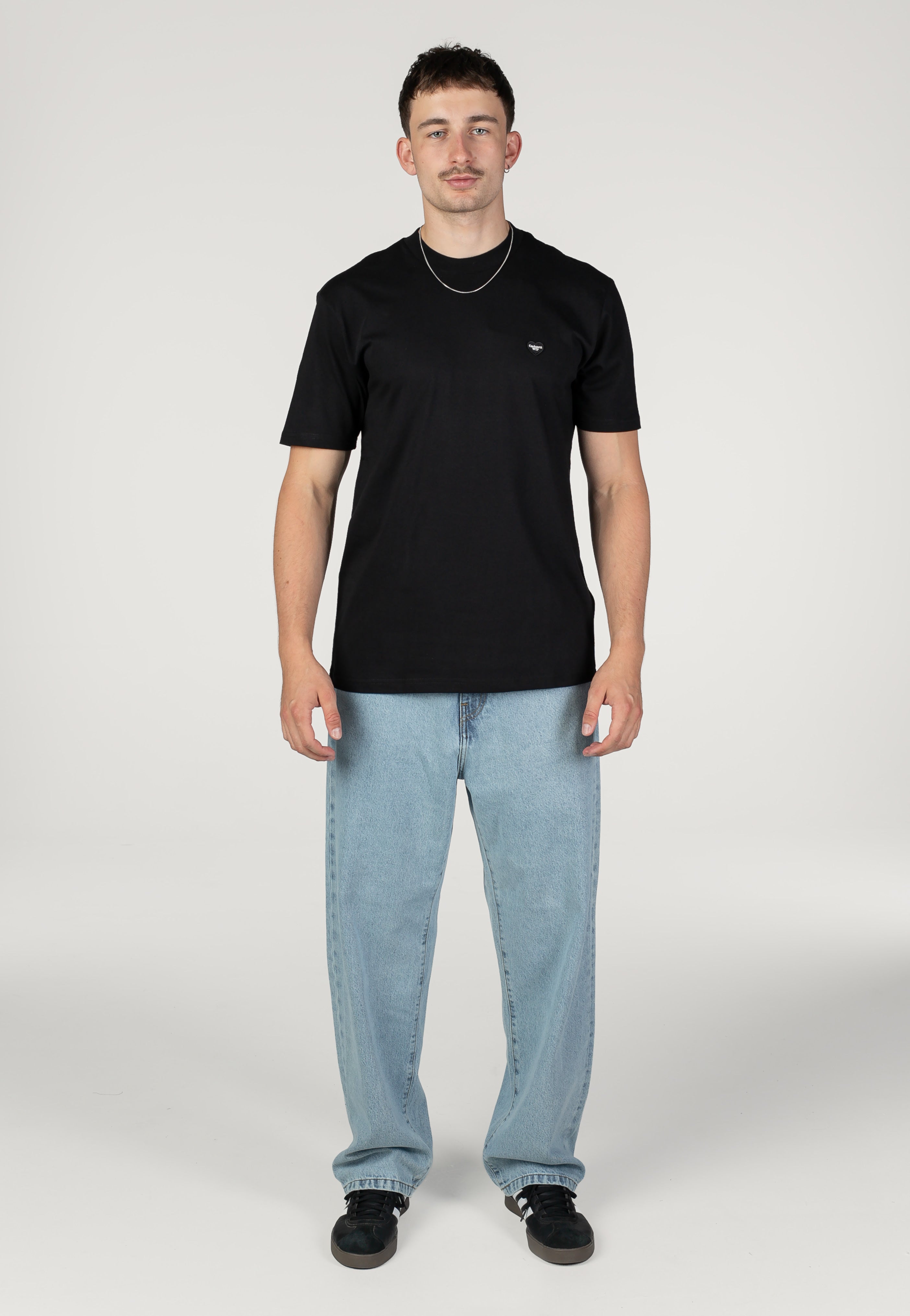 Carhartt WIP - Small Heart Black/Black - T-Shirt | Men-Image