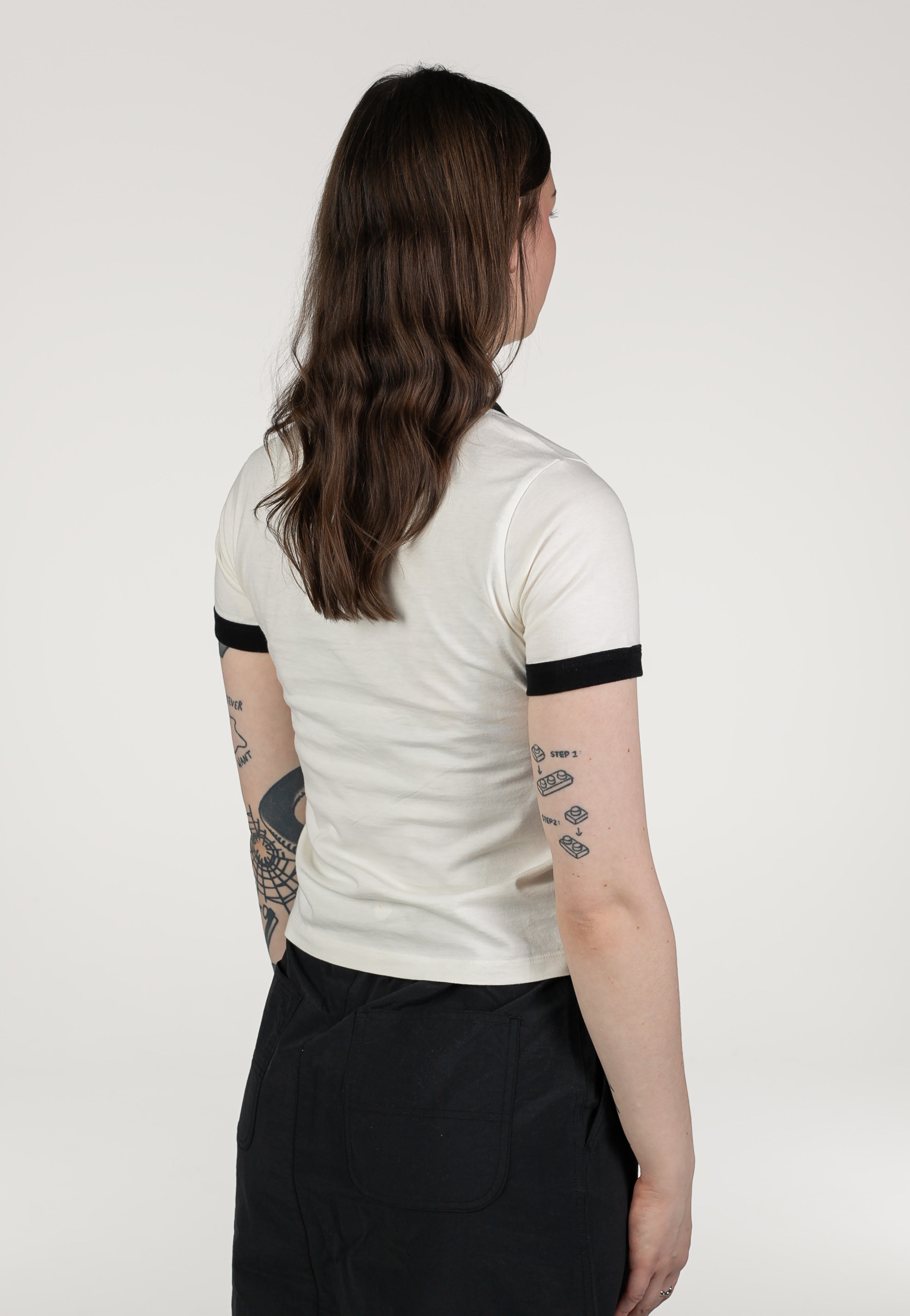 Carhartt WIP - W' Outlaw Star Ringer Heavy Stone Wash Wax/Black - T-Shirt | Women-Image