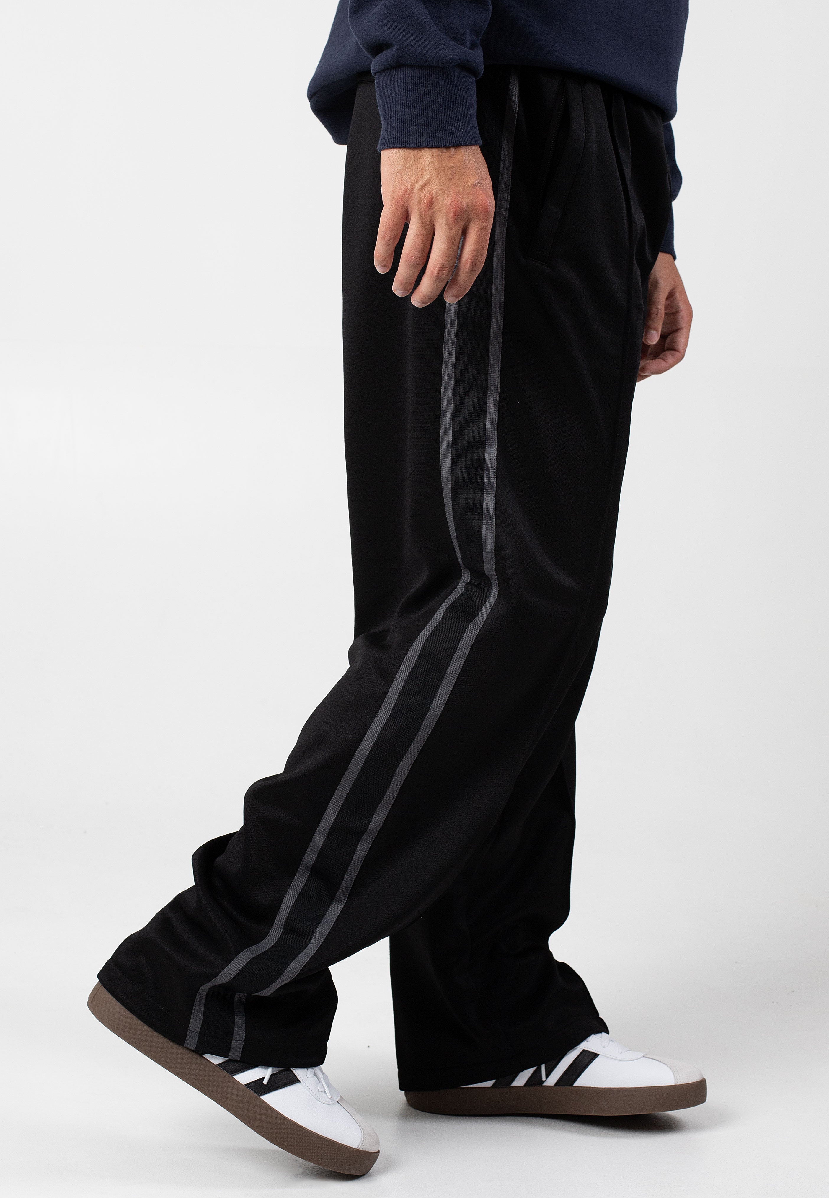 Carhartt WIP - Bolan Black/Graphite - Sweat Pants | Impericon