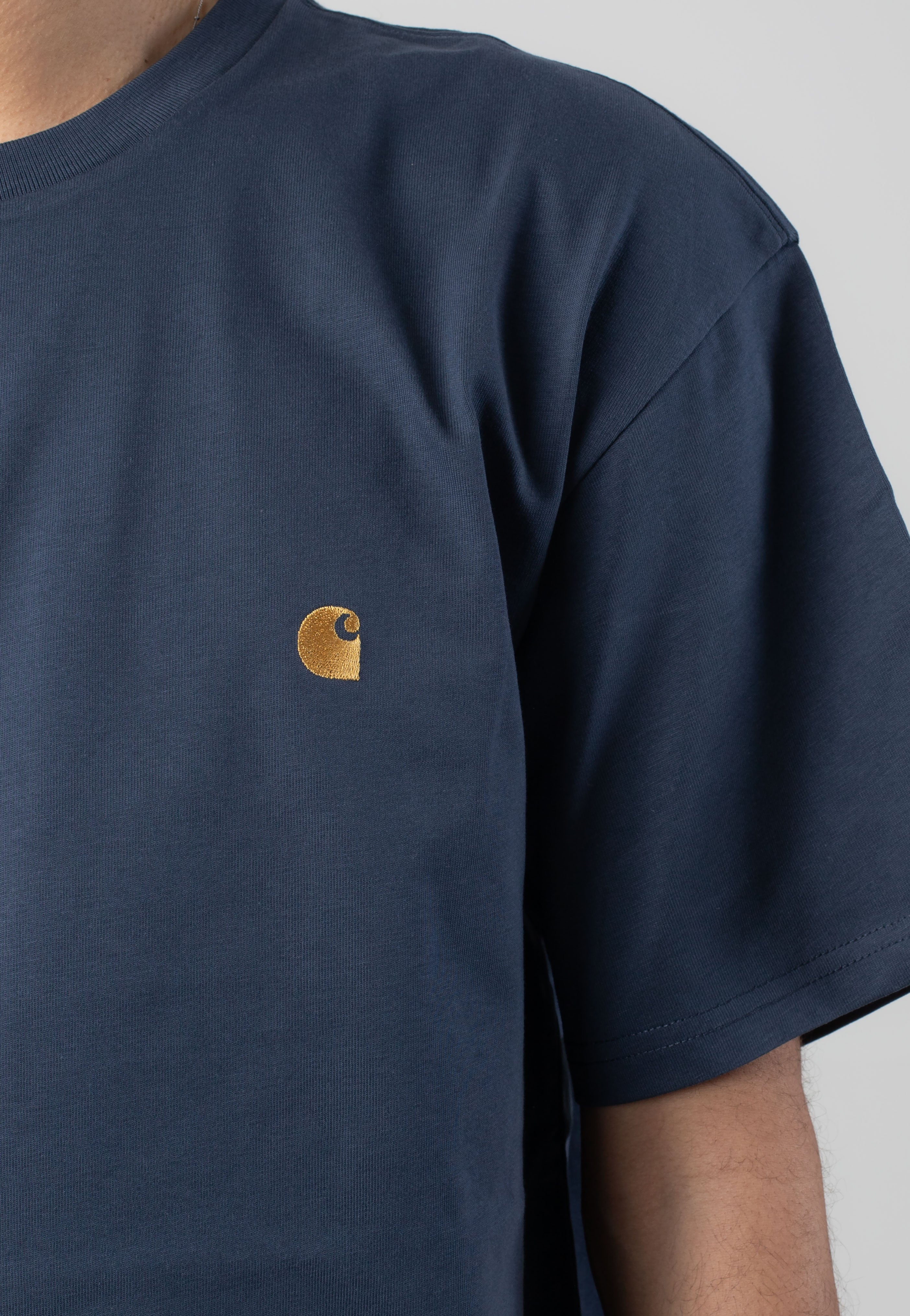Carhartt WIP - Chase Dusky Blue/Gold - T-Shirt | Men-Image