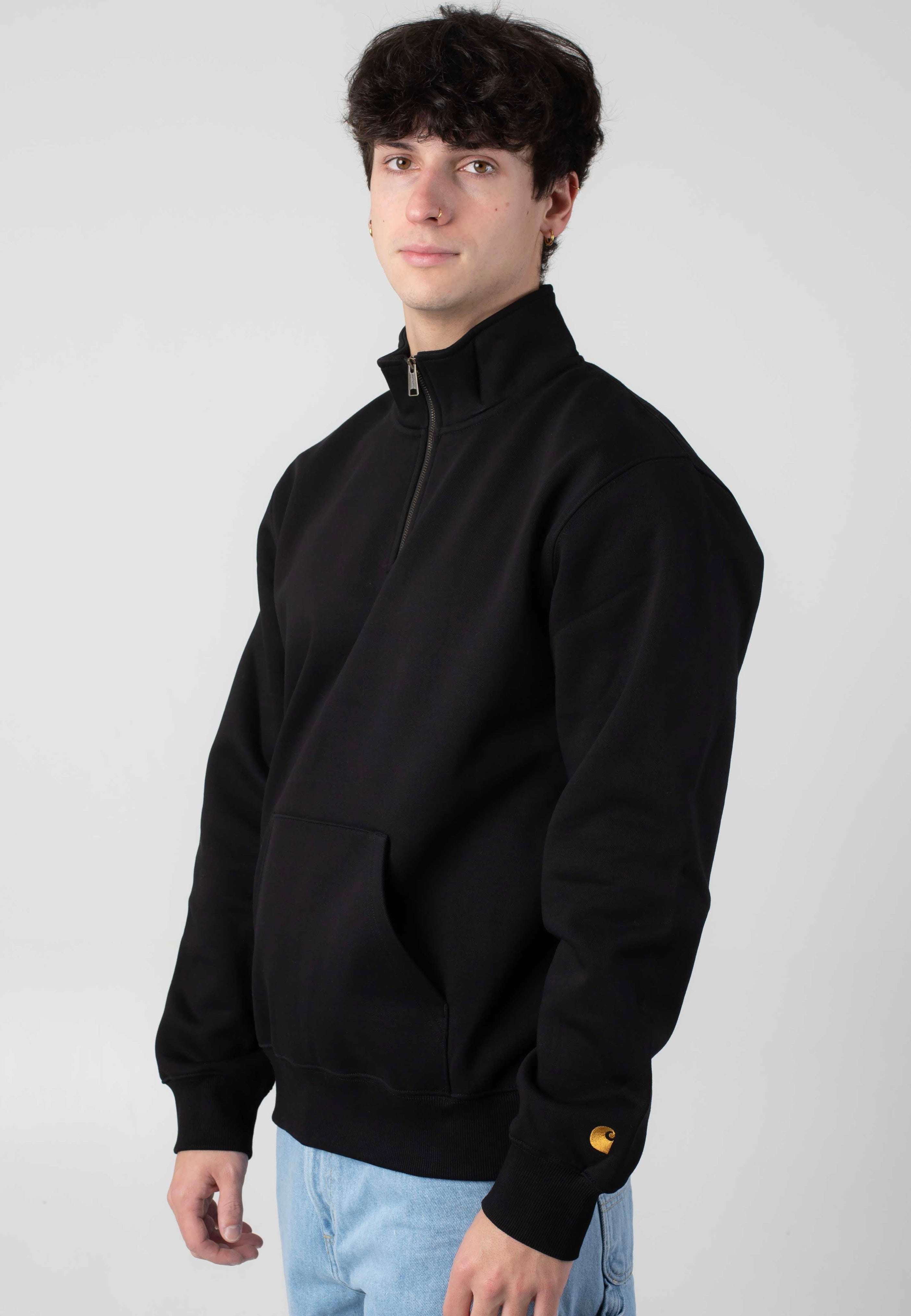 m*a様 USA製 Carhartt フェードブラック 金ボタン YKKチャック Carhartt WIP Chase Neck Zip Black/Gold - Sweater | Impericon
