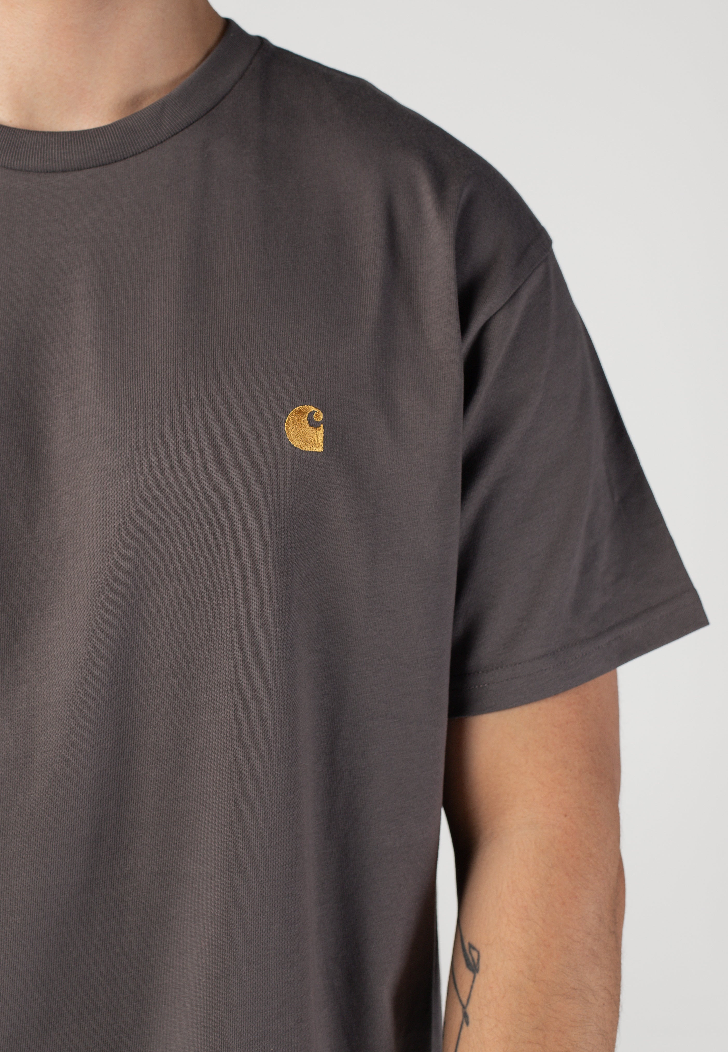 Carhartt WIP - Chase Porphyry/Gold - T-Shirt | Men-Image