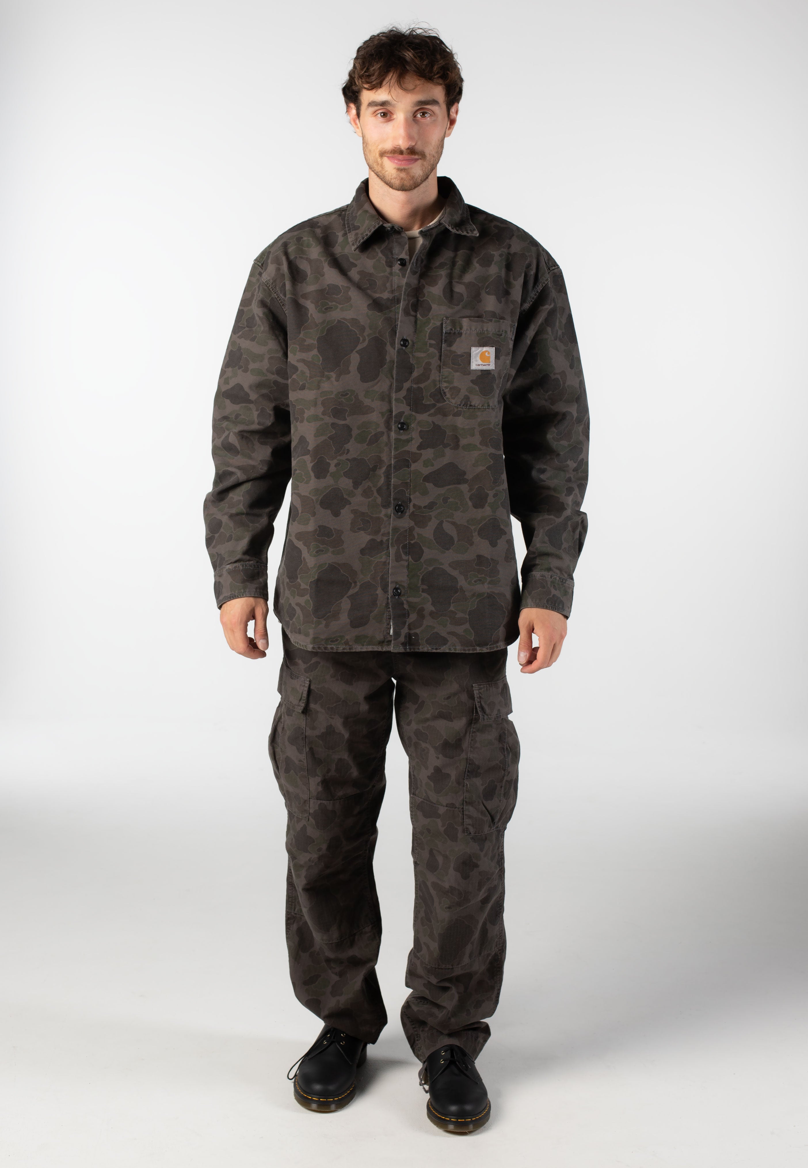 Carhartt WIP - Duck Cargo Garment Dyed Camo Duck/Green/Porphyry - Pants | Men-Image