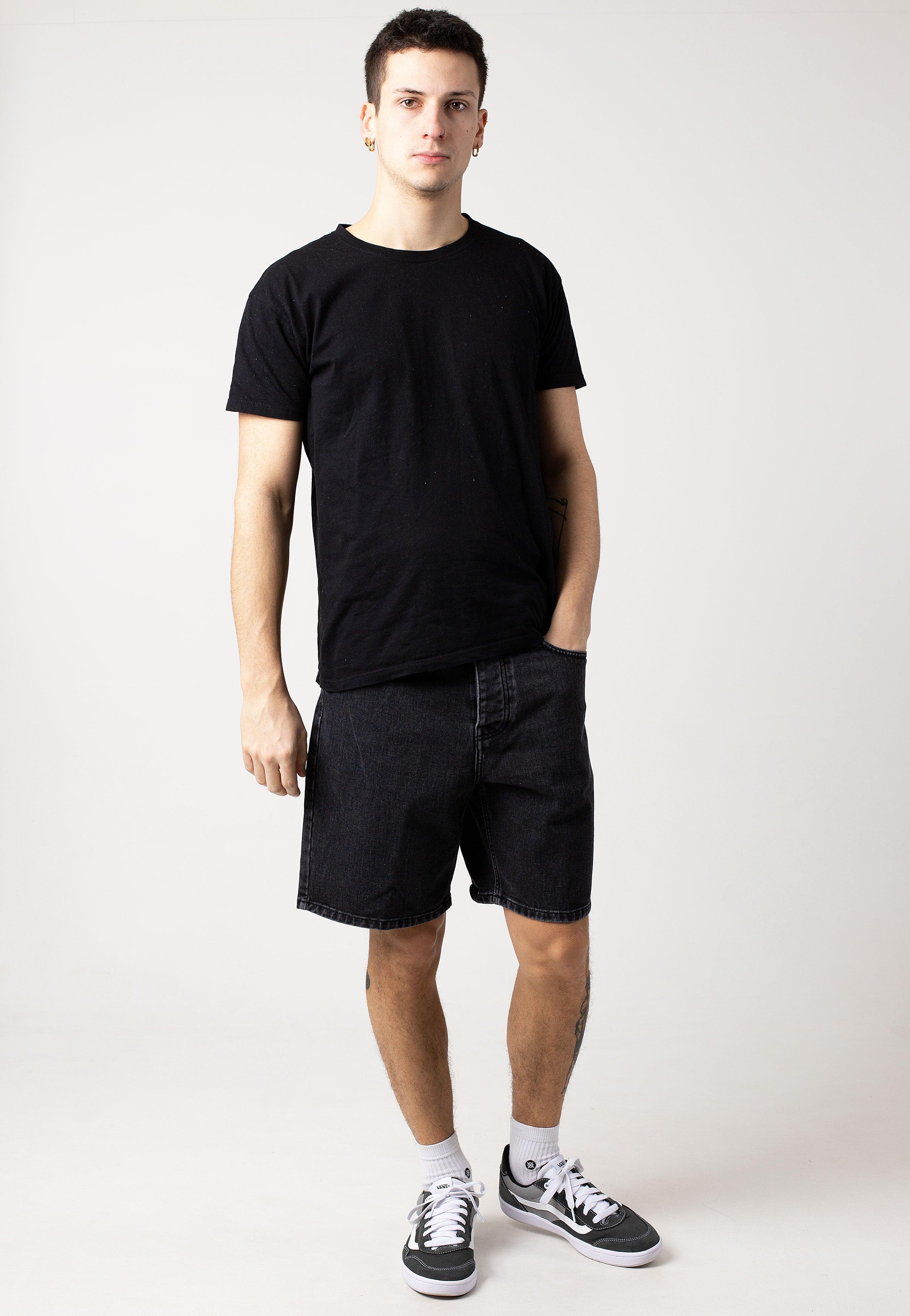 Carhartt WIP - Newel Stone Washed Black - Shorts | Men-Image