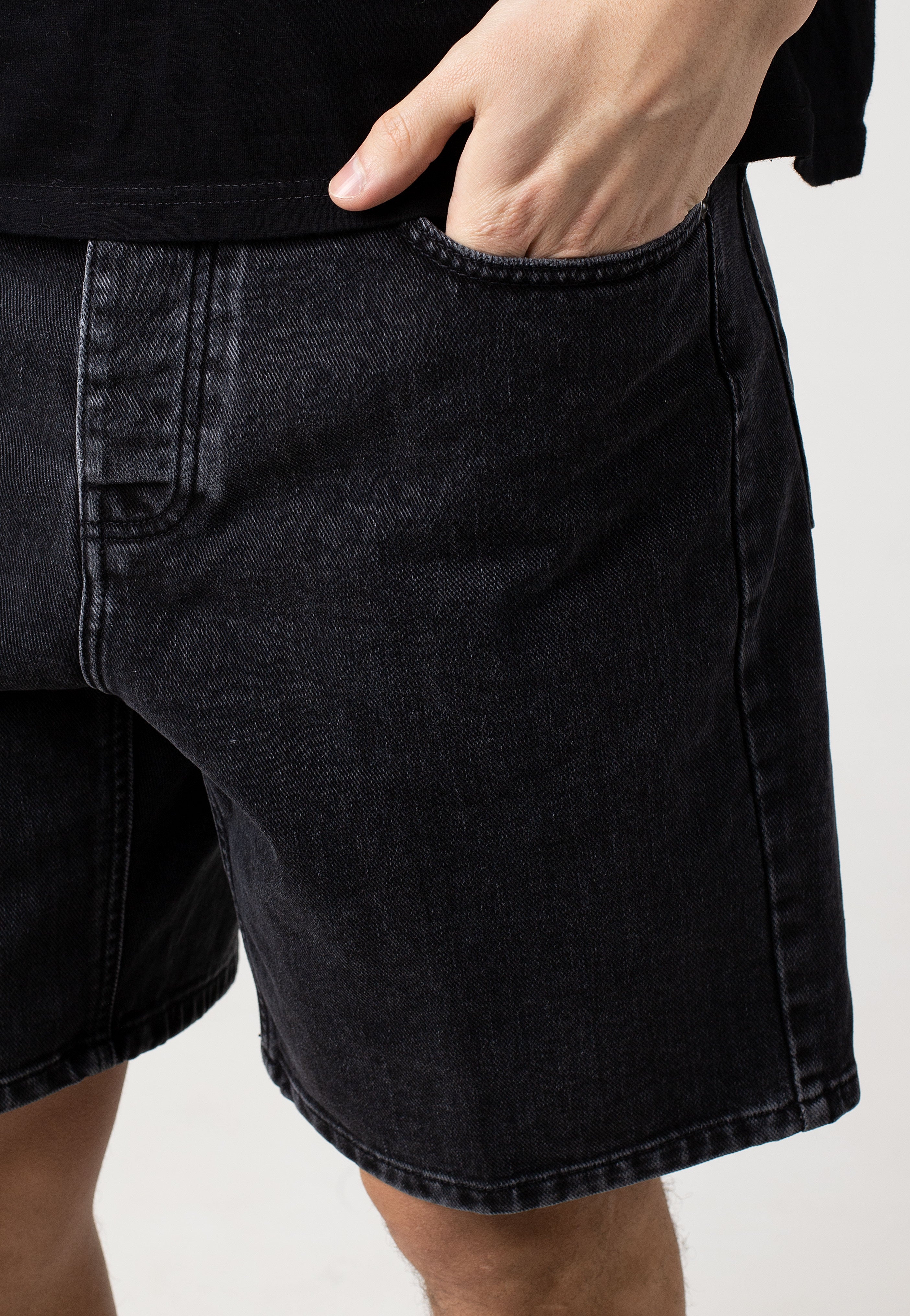 Carhartt WIP - Newel Stone Washed Black - Shorts | Men-Image