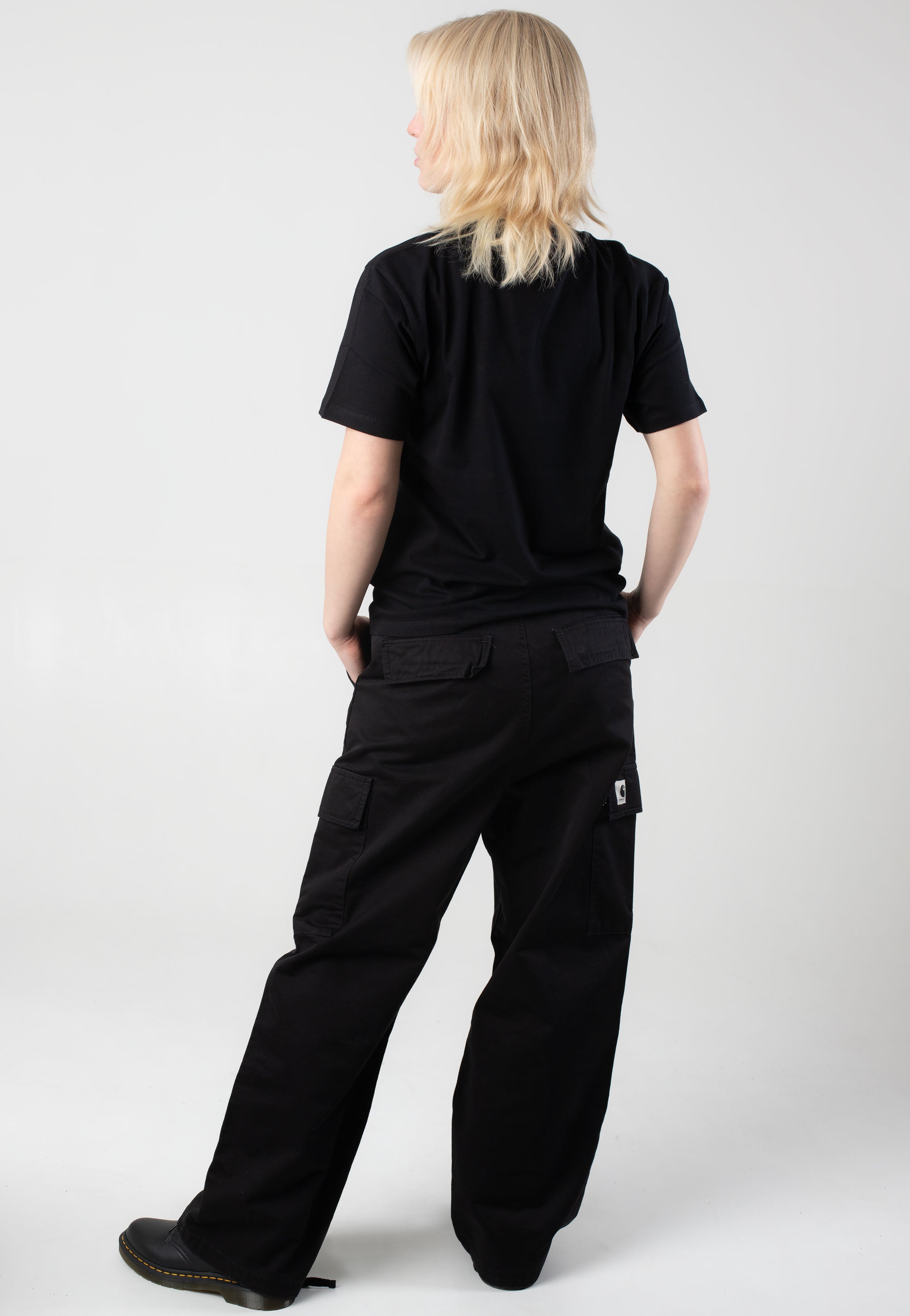 Carhartt WIP - W' Pocket Heart Black/Black - T-Shirt | Women-Image