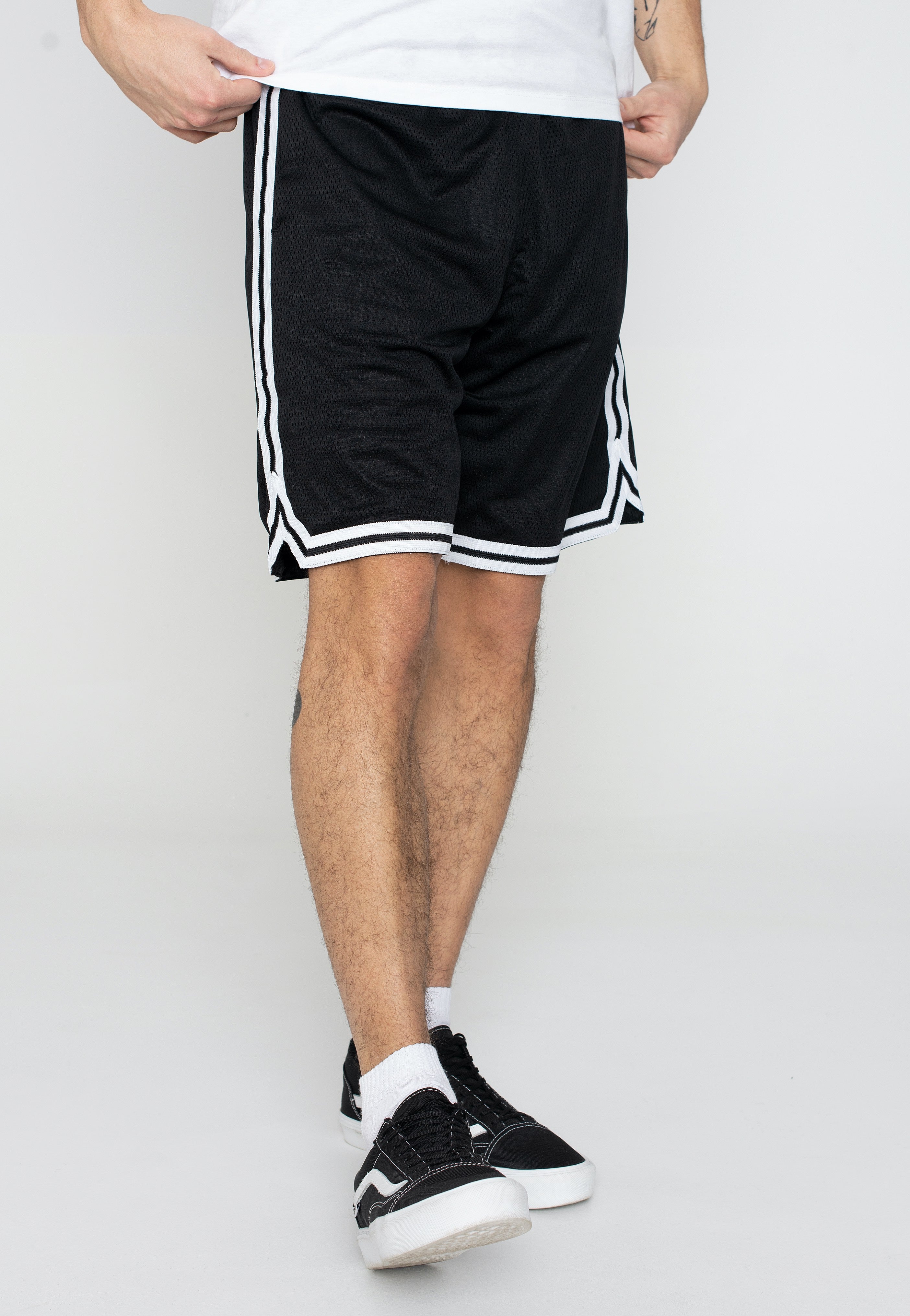 Champion - Bermuda Mesh Black Beauty - Shorts | Men-Image