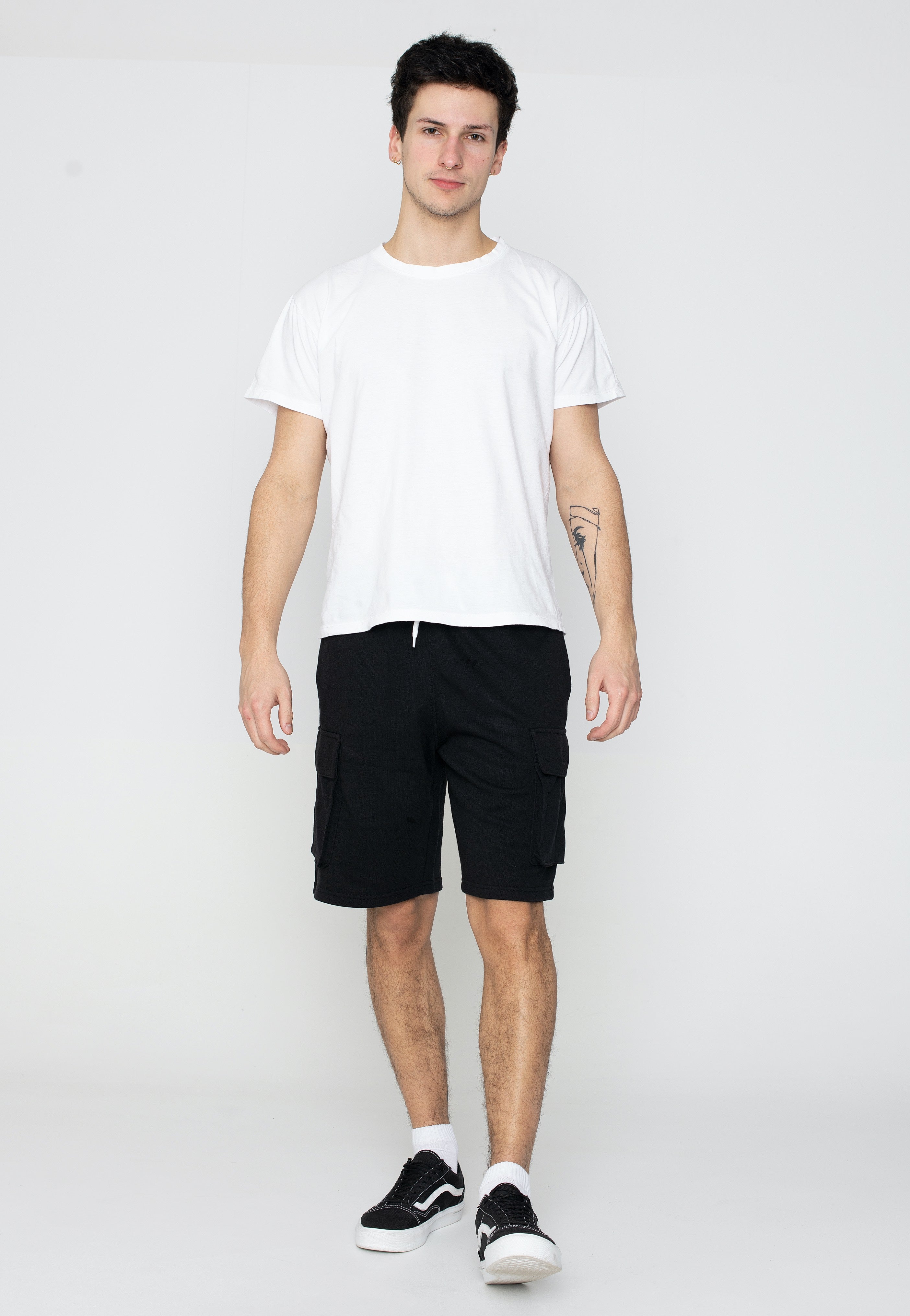 Champion - Cargo Bermuda Black Beauty - Shorts | Men-Image
