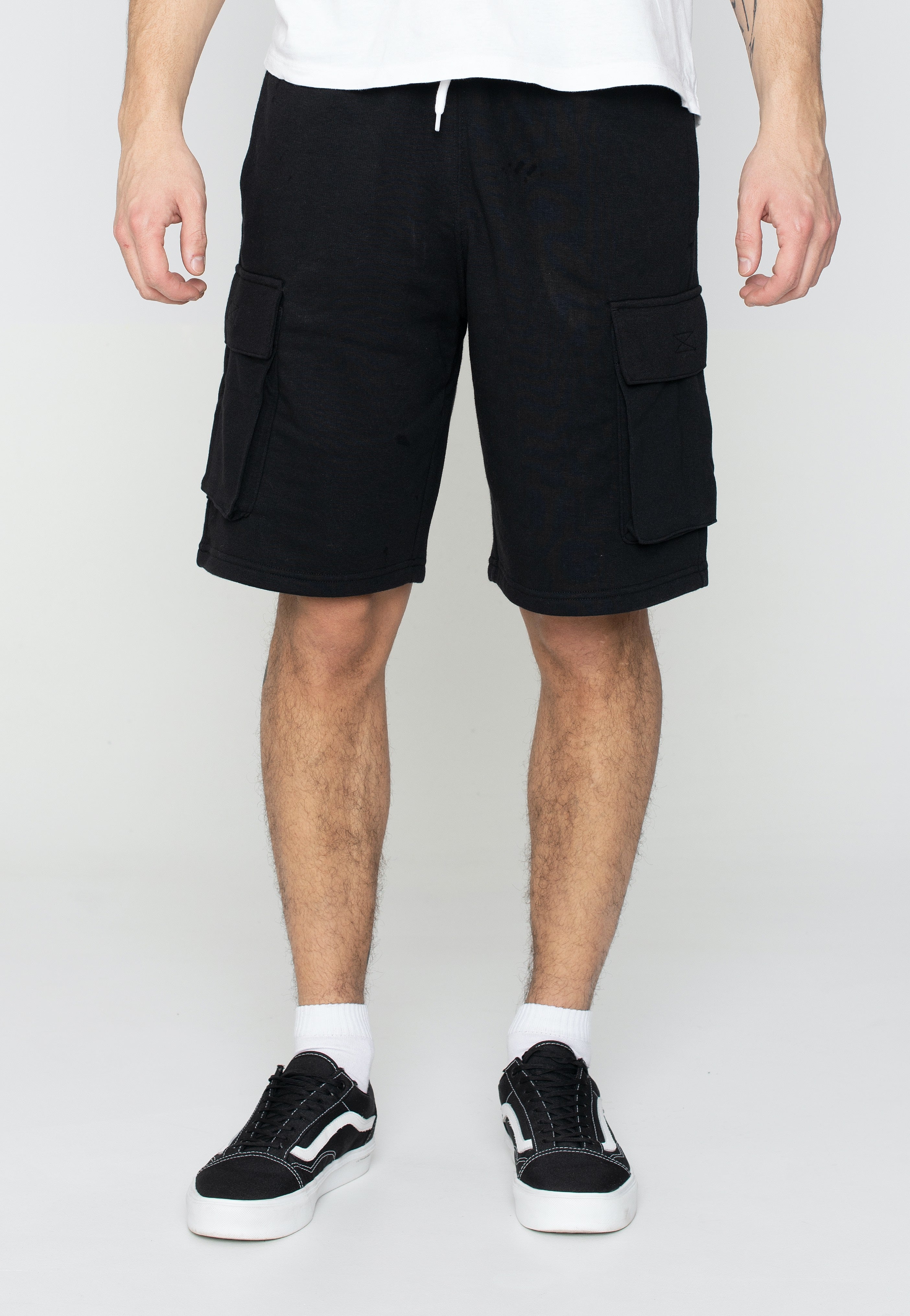 Champion - Cargo Bermuda Black Beauty - Shorts | Men-Image