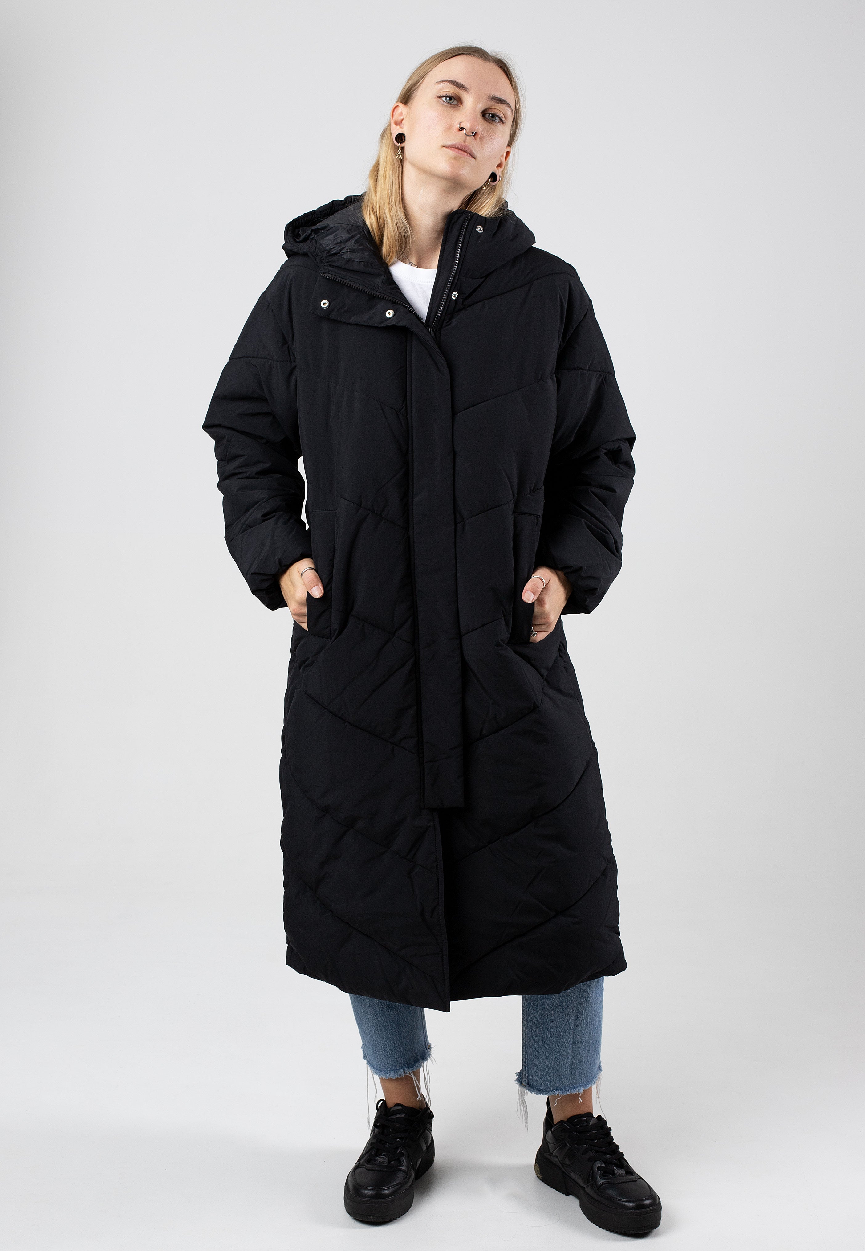Champion - Hooded Polyfilled Black Beauty - Jacket | Impericon