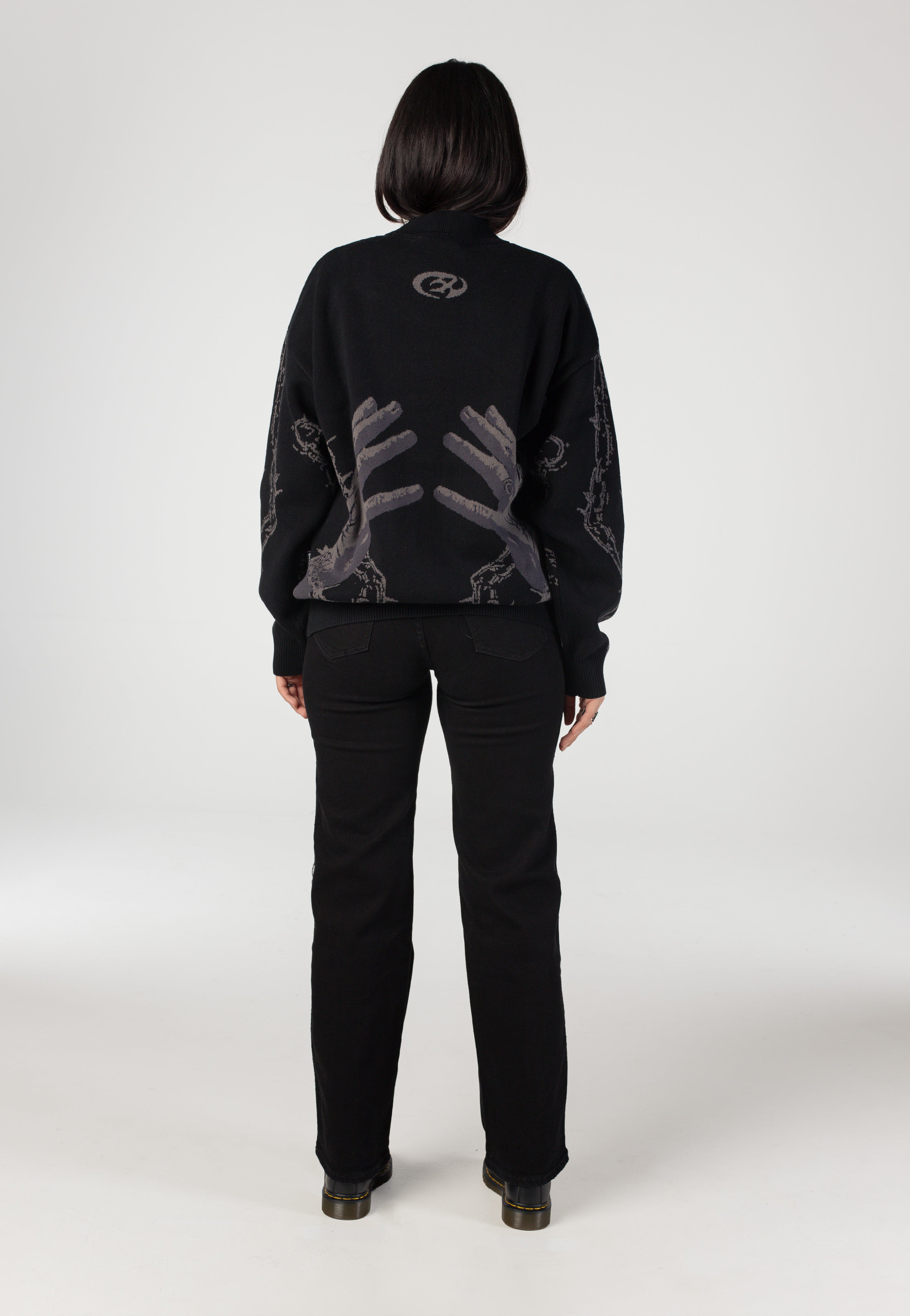Chet Rock - Break Free Hand Black - Pullover | Women-Image