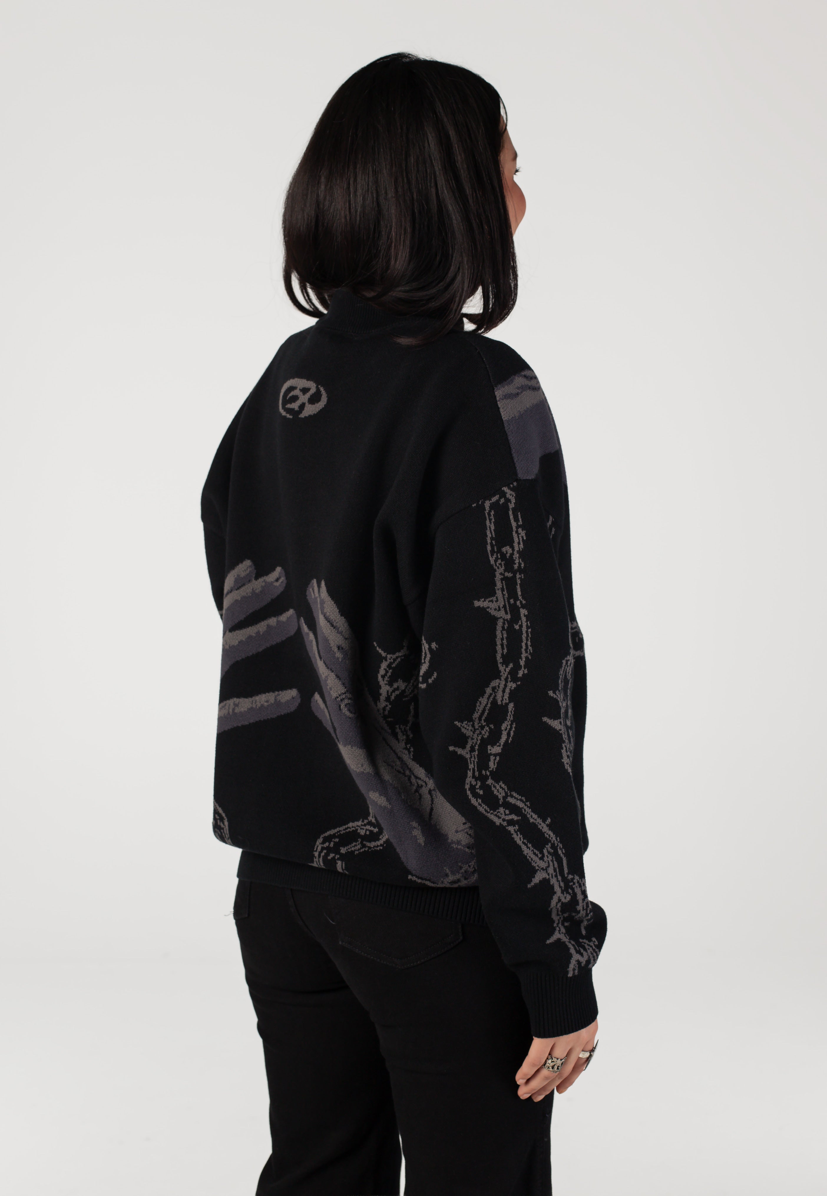 Chet Rock - Break Free Hand Black - Pullover | Women-Image