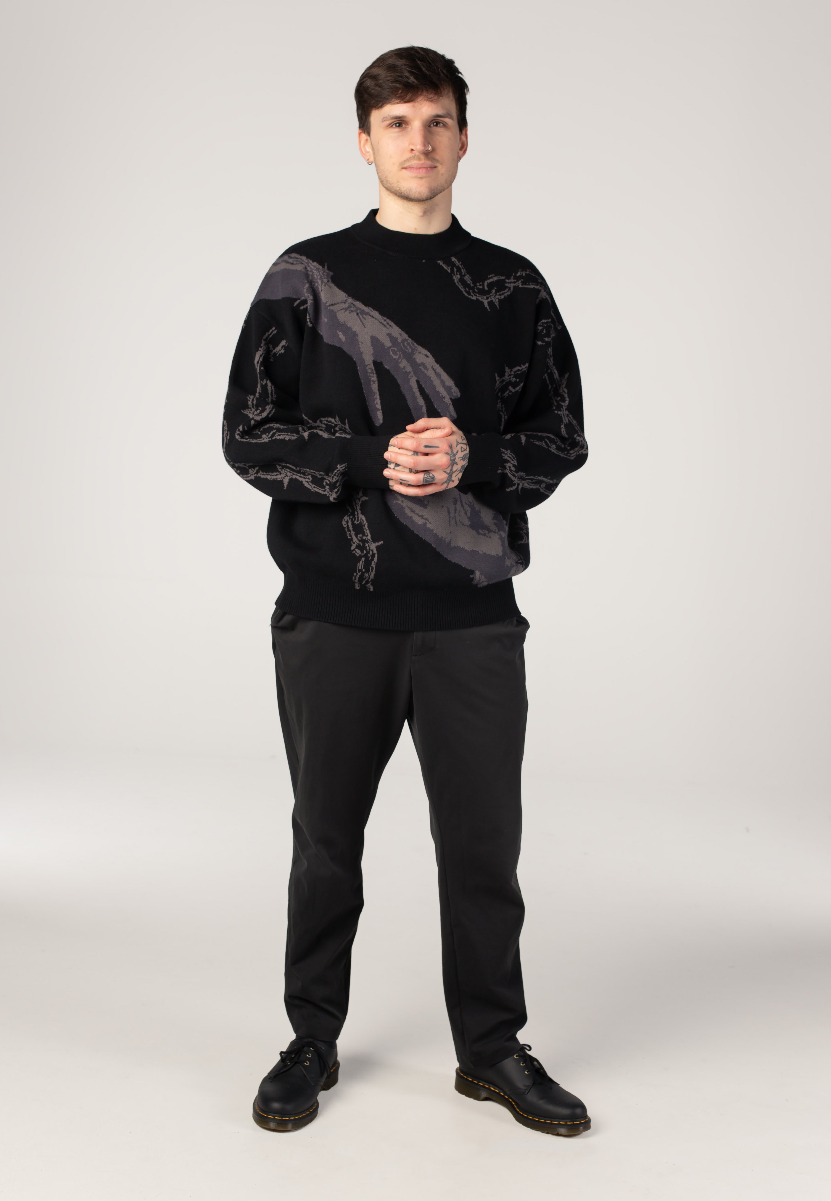 Chet Rock - Break Free Hand Black - Pullover | Men-Image
