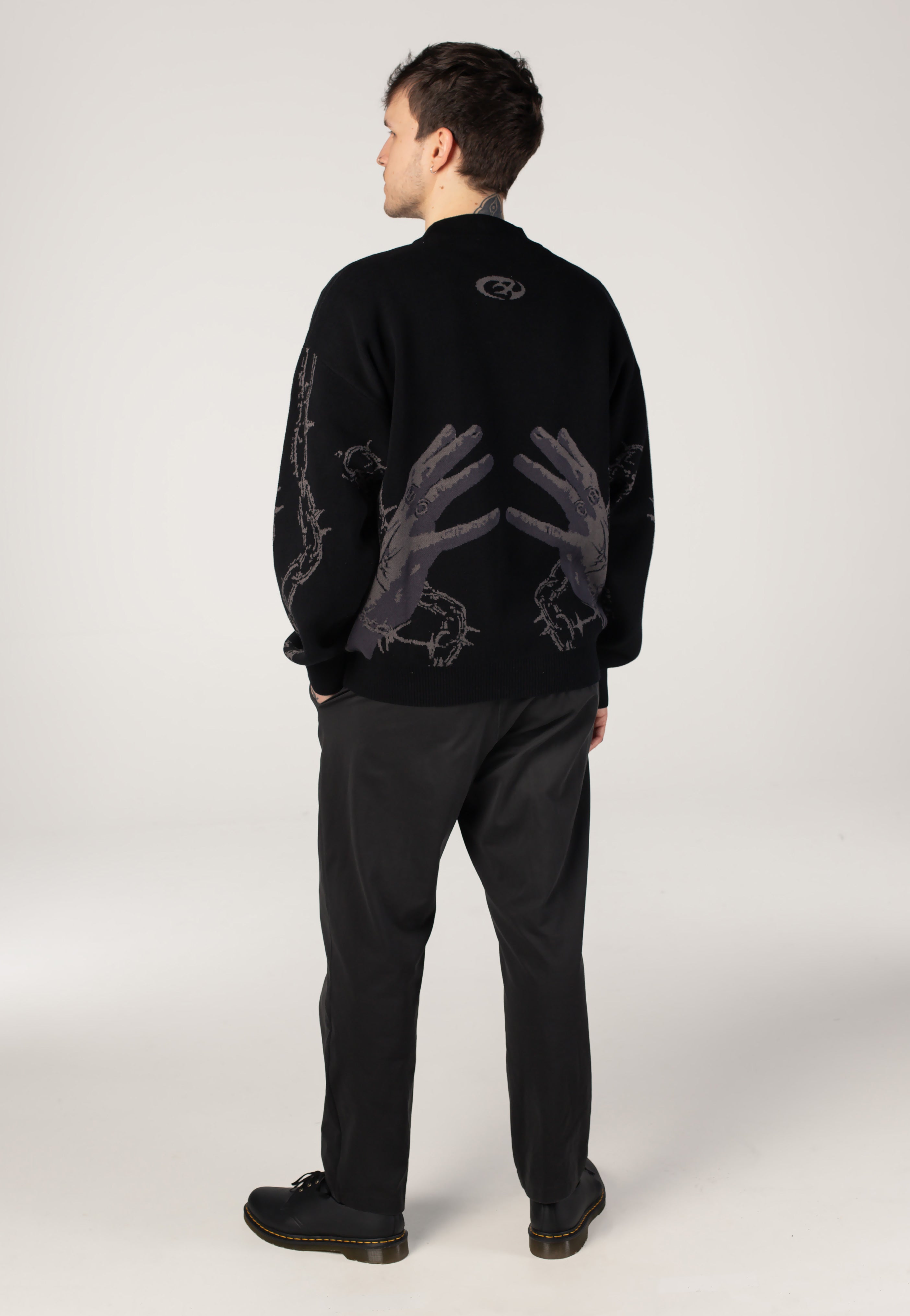 Chet Rock - Break Free Hand Black - Pullover | Men-Image