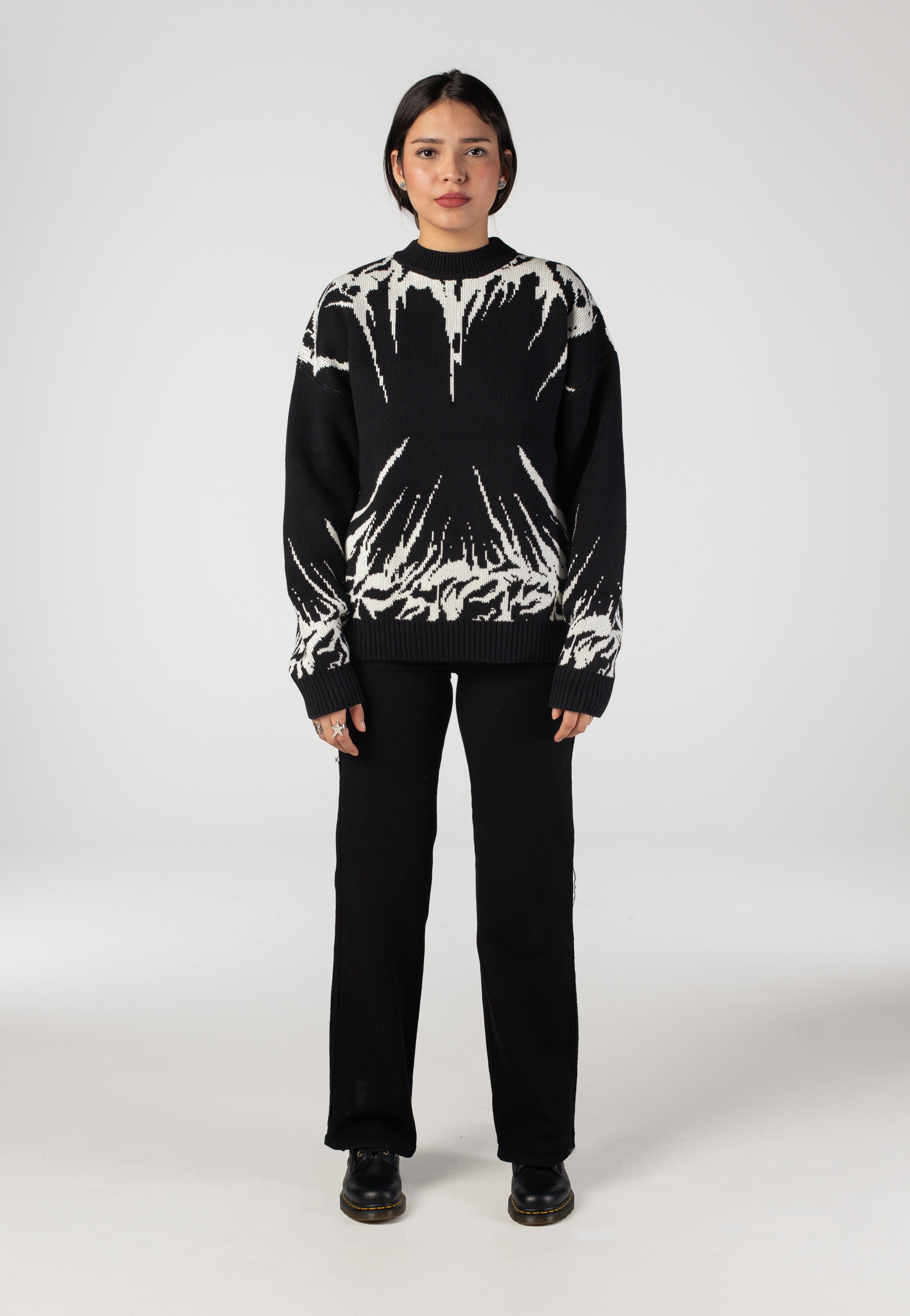 Chet Rock - Restless Energy Black - Pullover | Women-Image
