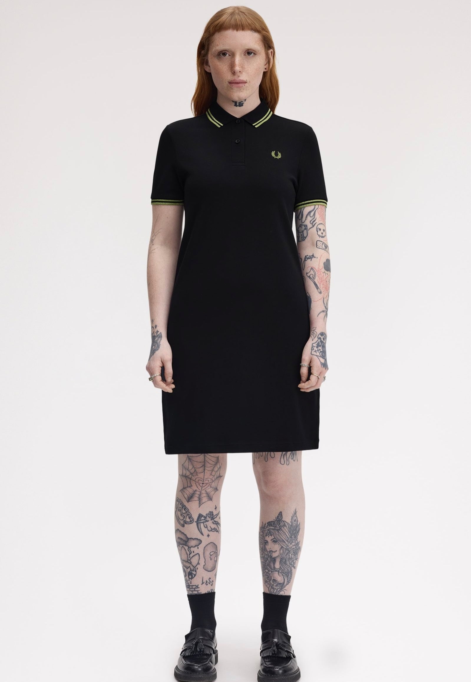 Fred Perry - Twin Tipped Fred Perry Black/Metallic Tennis Ball Yellow - Dress | Women-Image