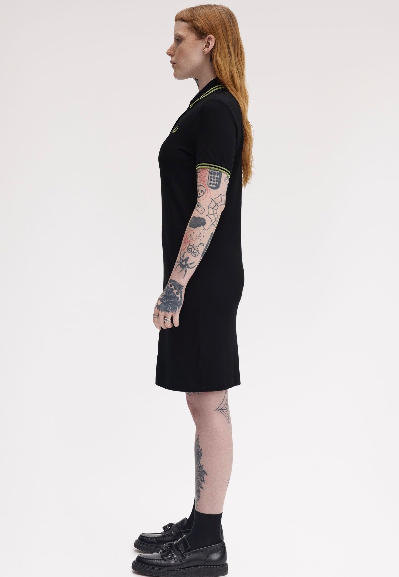 Fred Perry - Twin Tipped Fred Perry Black/Metallic Tennis Ball Yellow - Dress | Women-Image