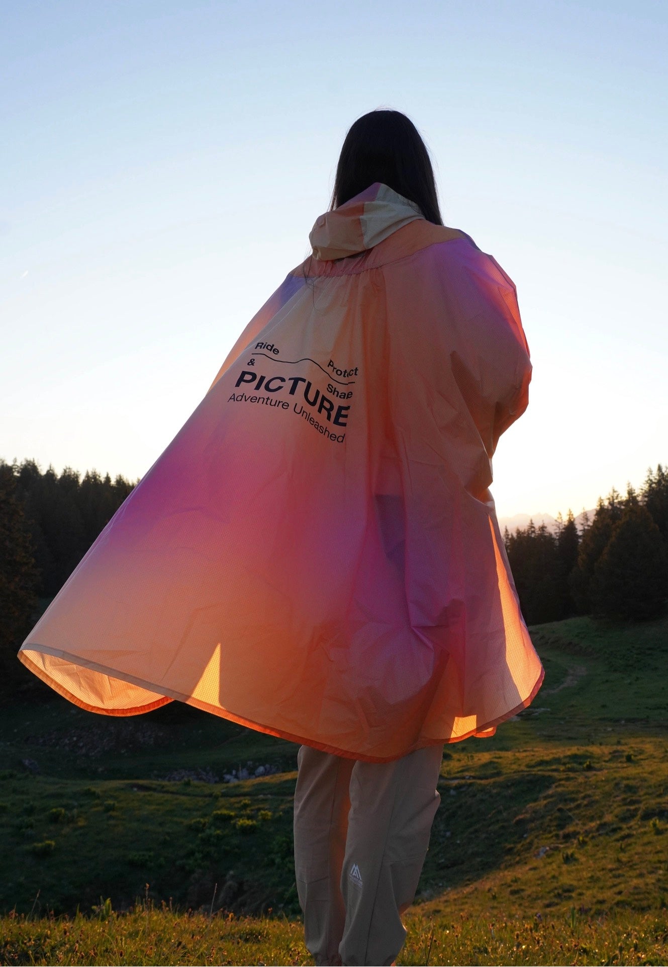 Picture - Eyasi Gradient Print - Poncho | Women-Image