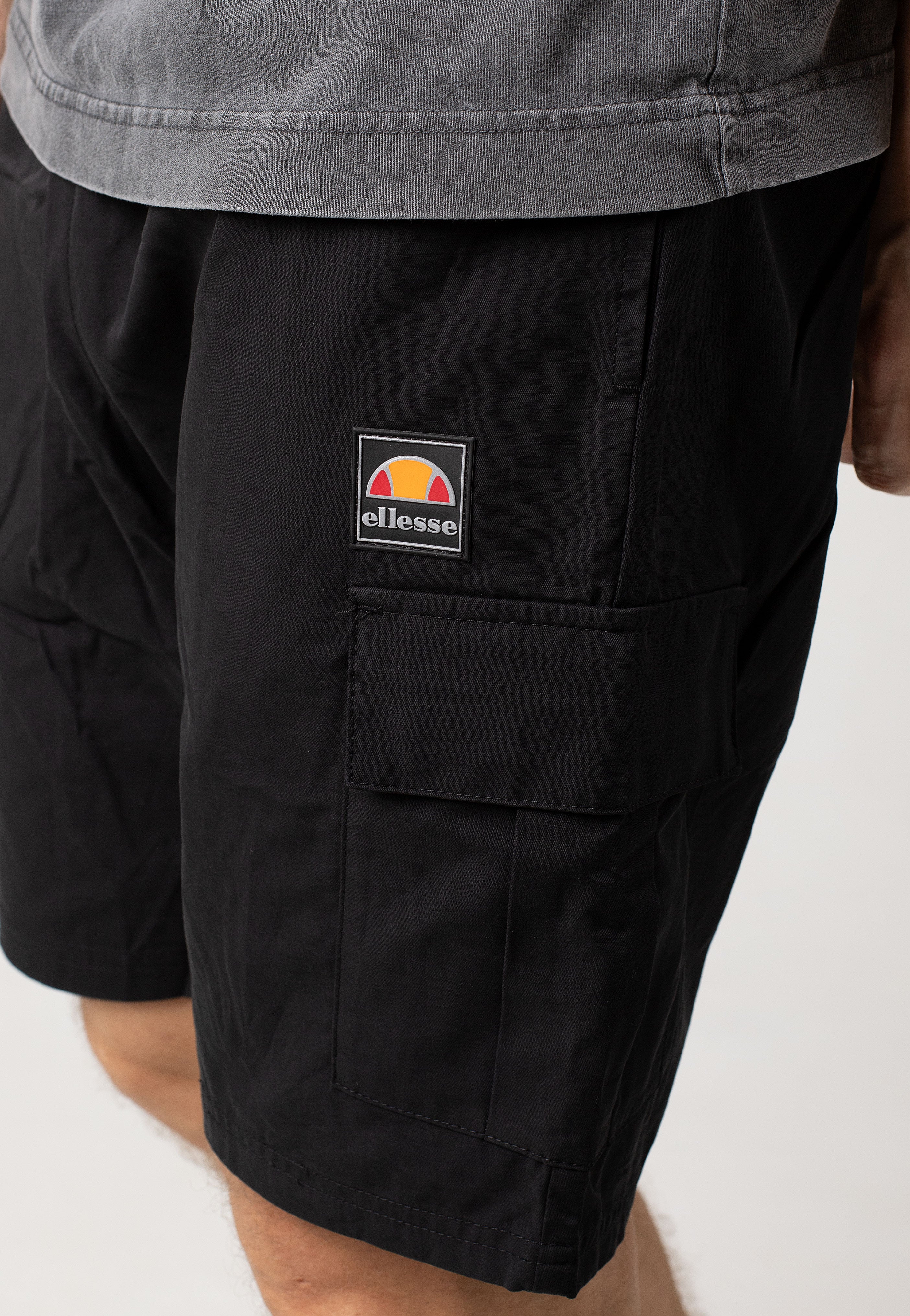 Ellesse - Caprera Cargo Black - Shorts | Men-Image