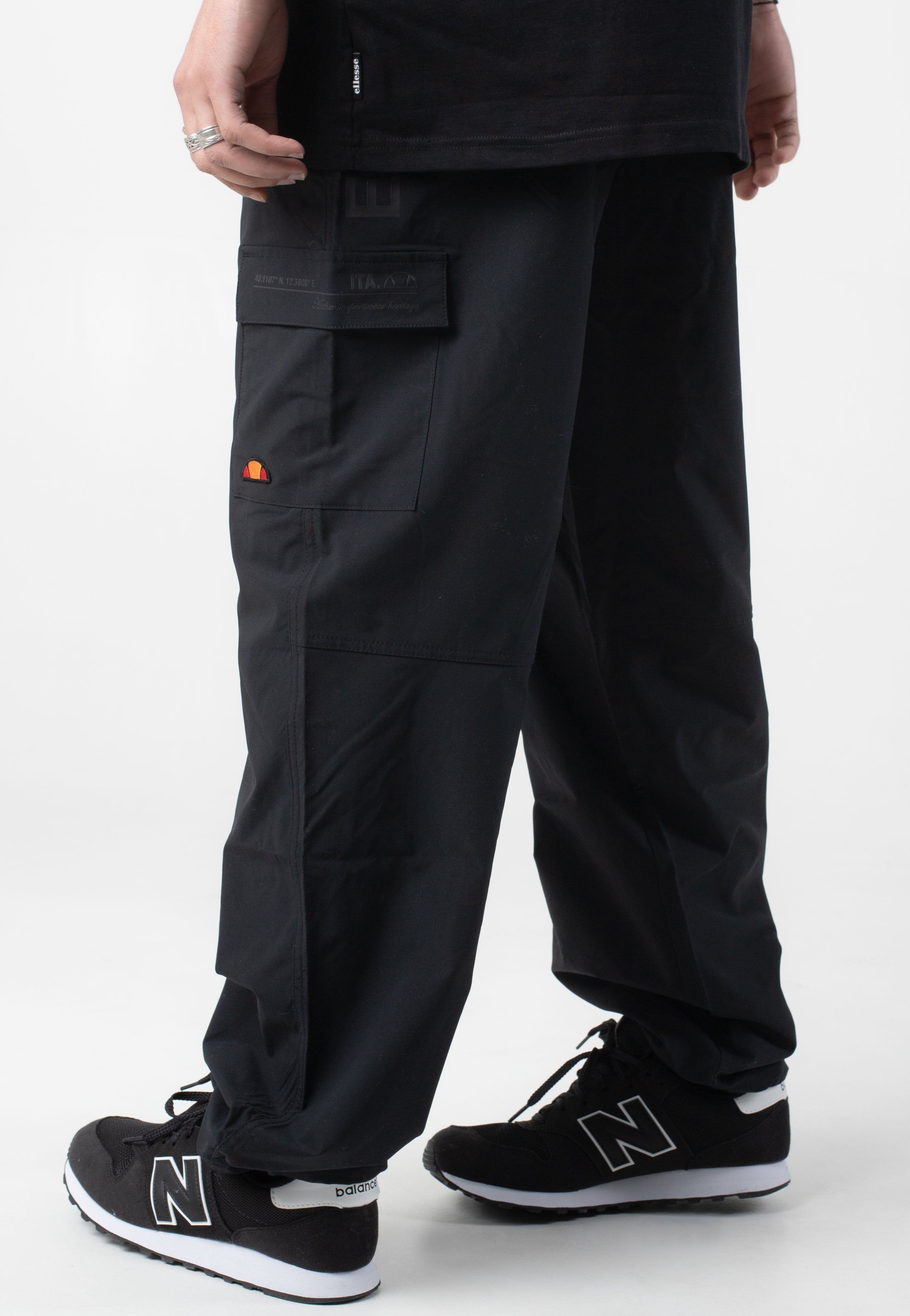 Ellesse - Cercola Cargo Black - Pants | Men-Image