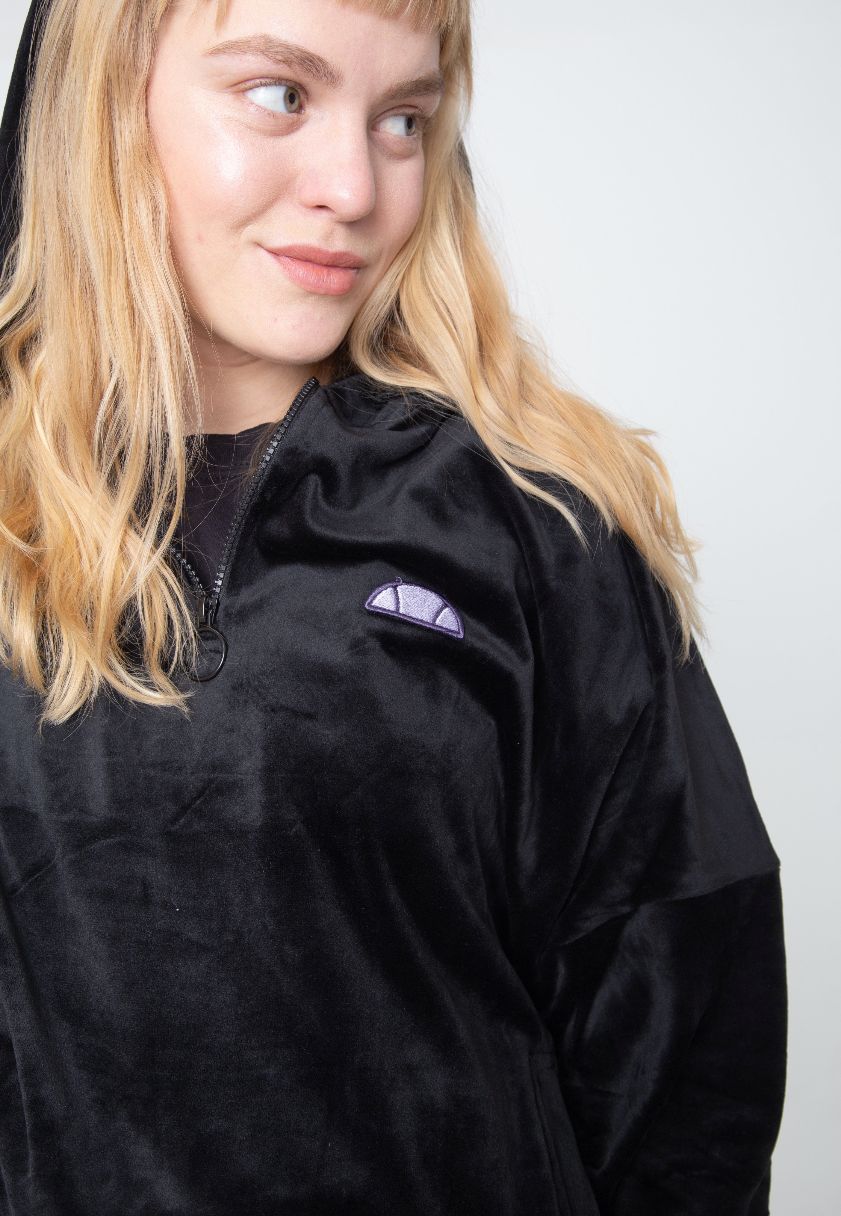 Ellesse - Gene Washed Black - Sweater | Women-Image
