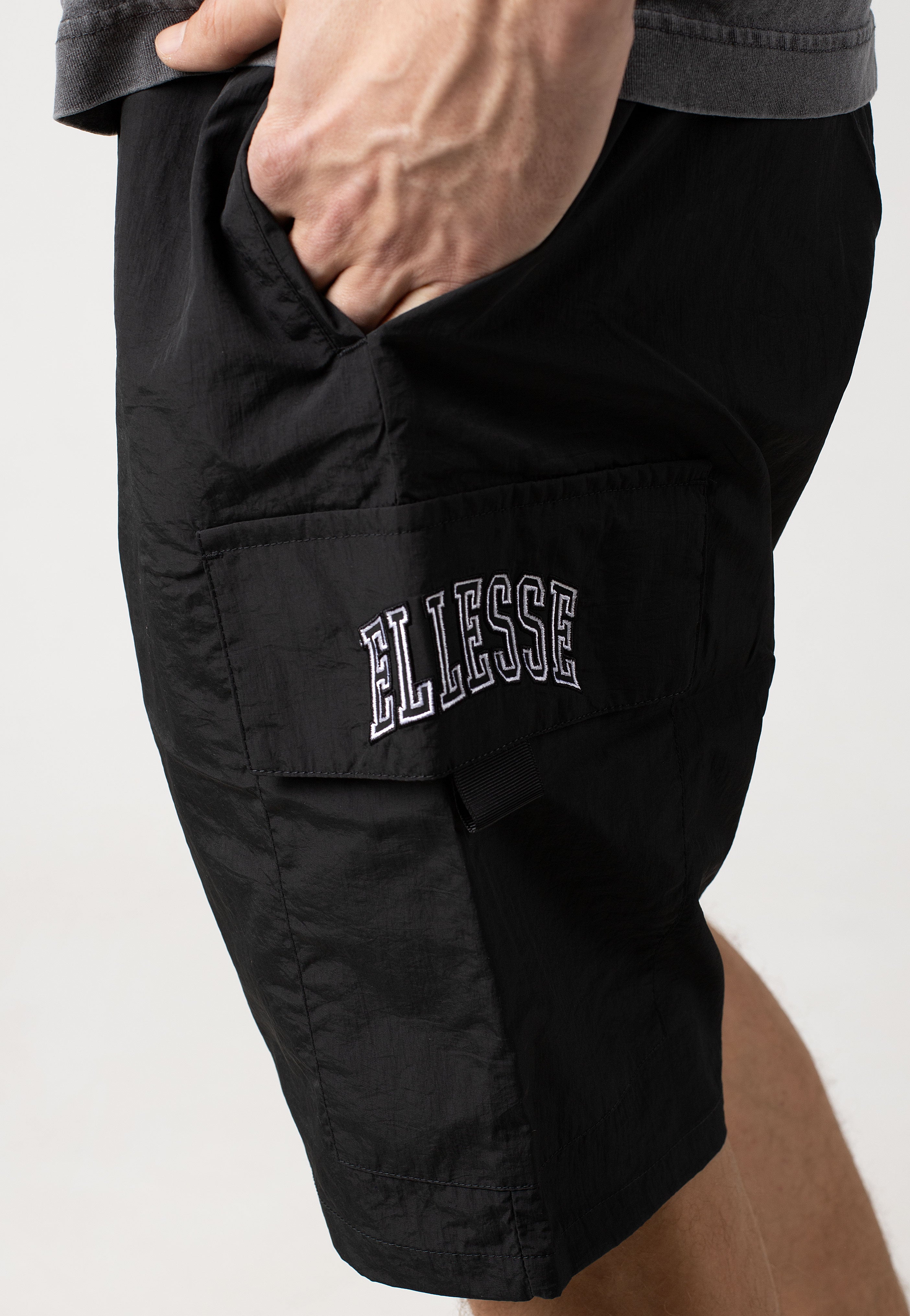 Ellesse - Yulio Cargo Washed Black - Shorts | Men-Image