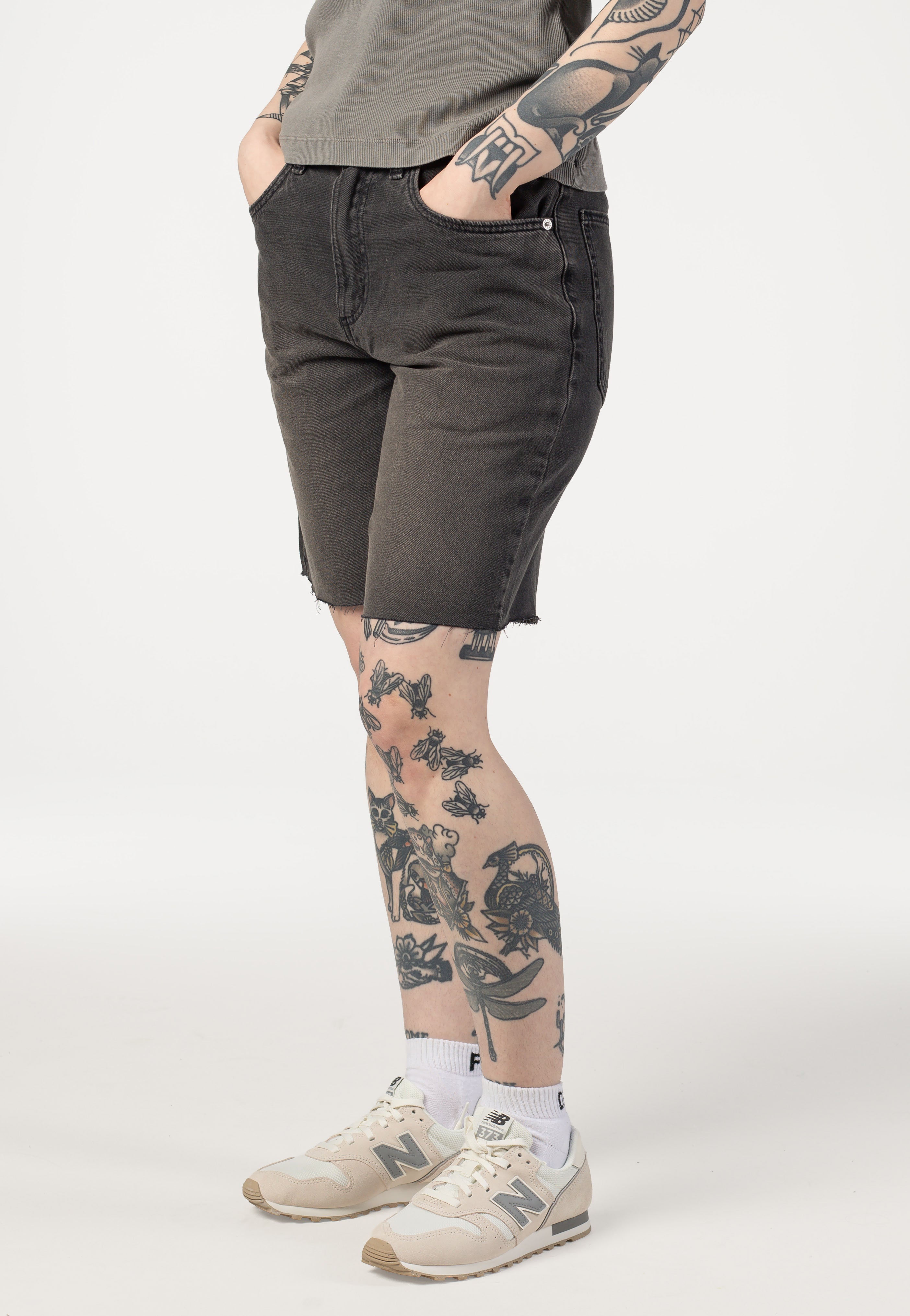Vans - Sirelle Cut-Off Washed Black - Shorts | Women-Image