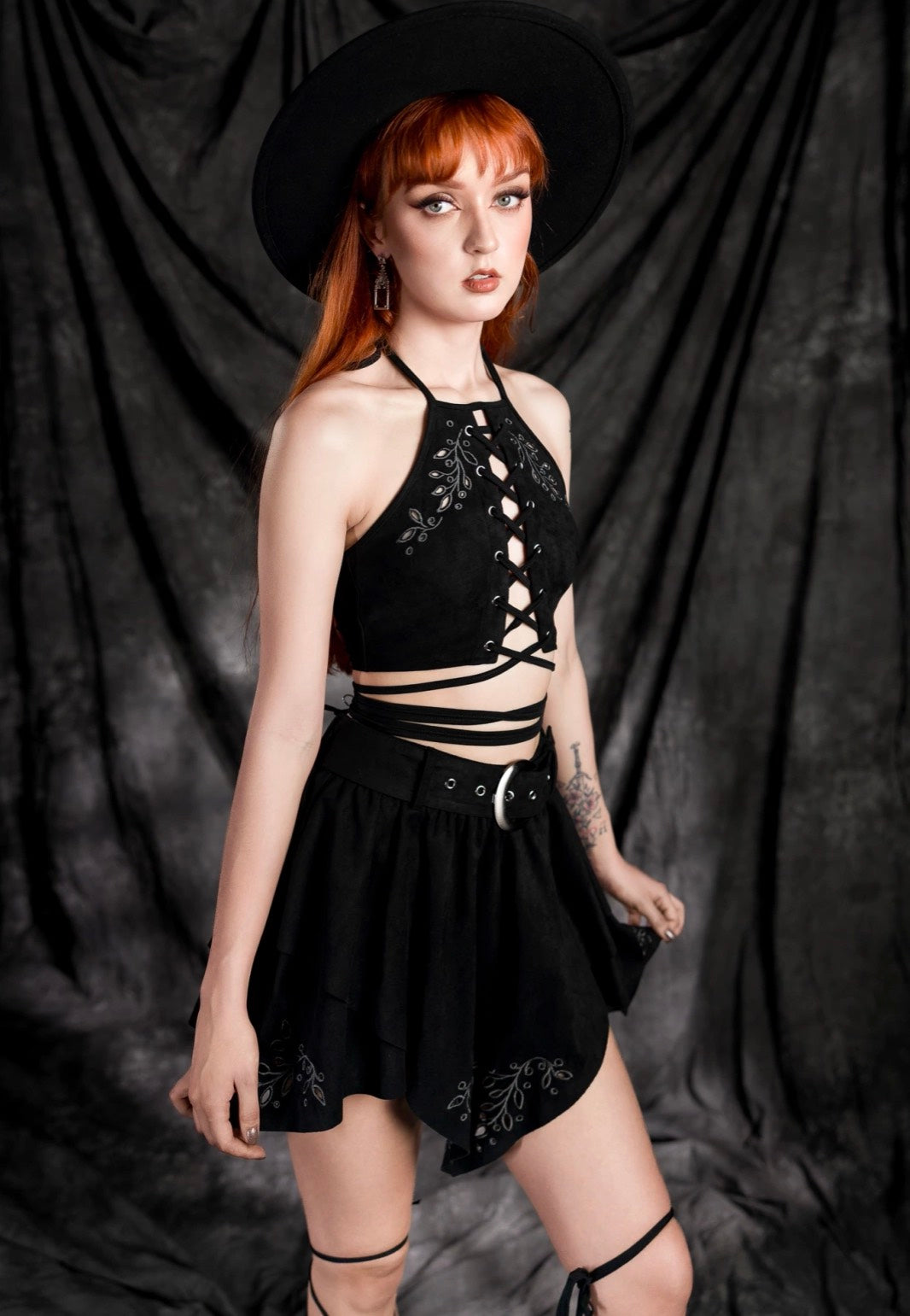 Restyle - Acantha Halterneck Black - Top | Women-Image