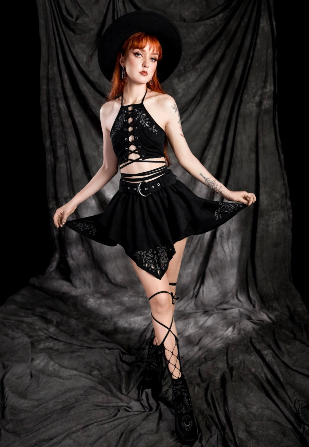 Restyle - Acantha Halterneck Black - Top | Women-Image