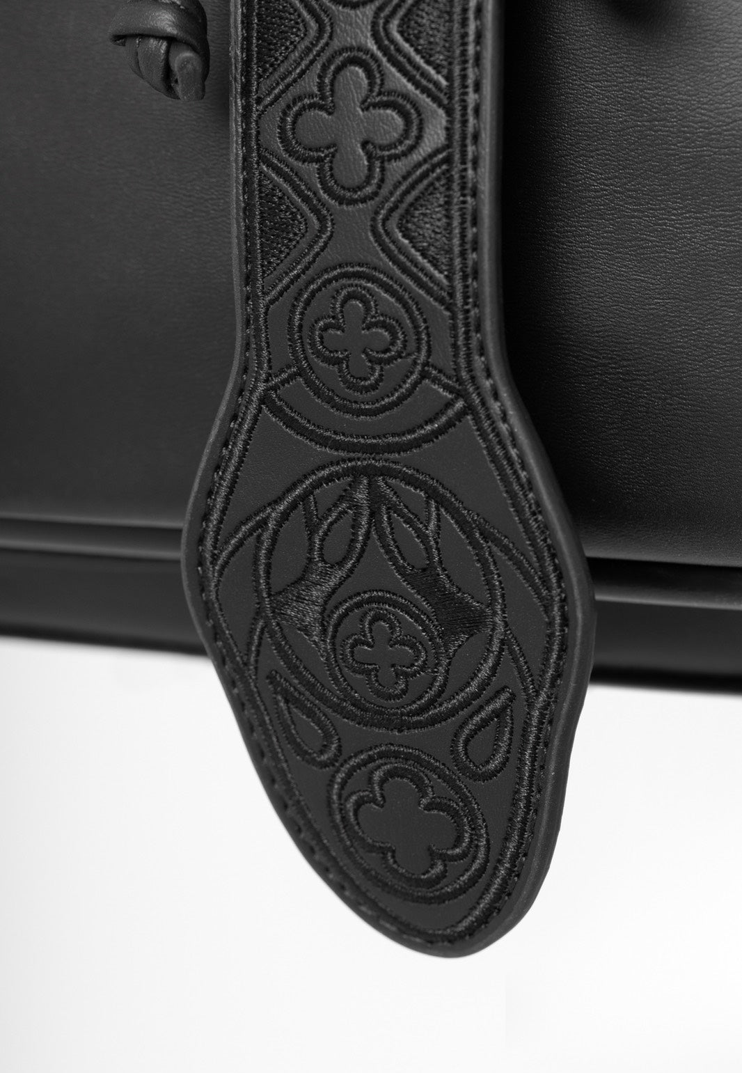 Restyle - Cathedral Snake - Backpack | Neutral-Image