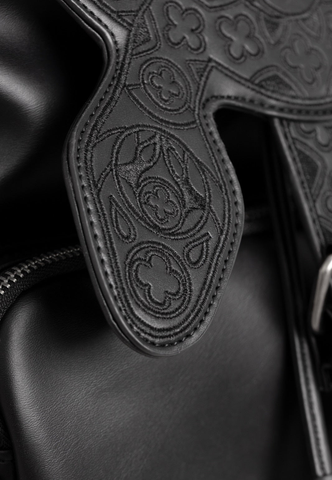 Restyle - Cathedral Snake - Backpack | Neutral-Image