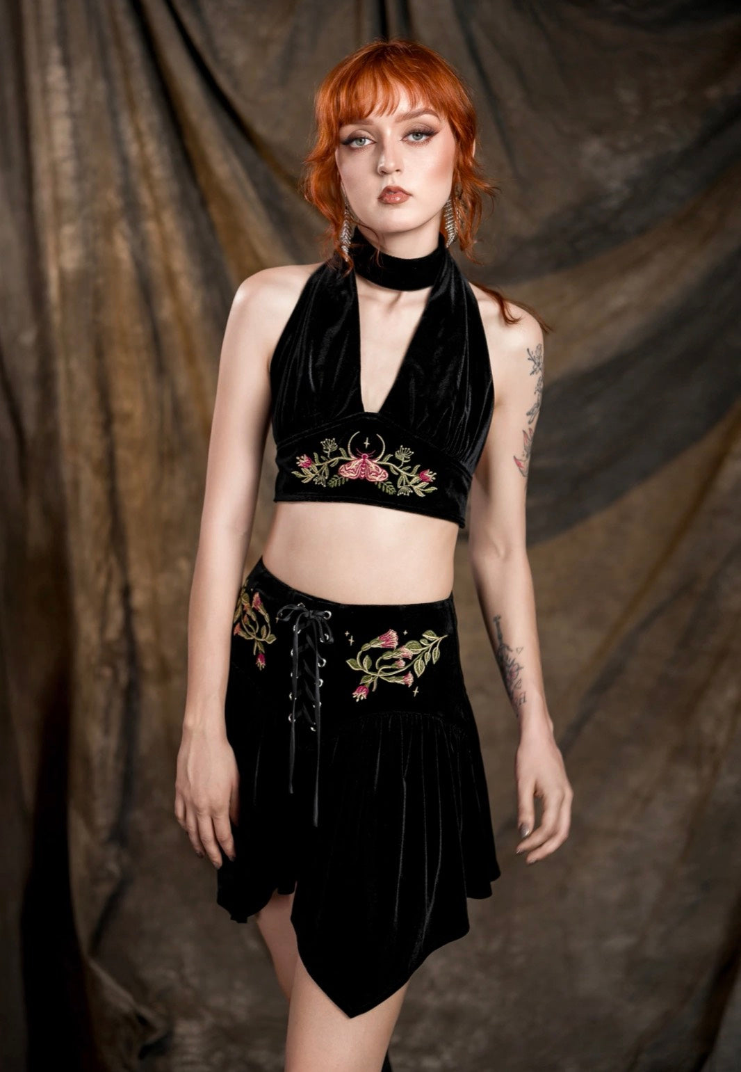 Restyle - Woodland Bloom Halterneck Black - Top | Women-Image