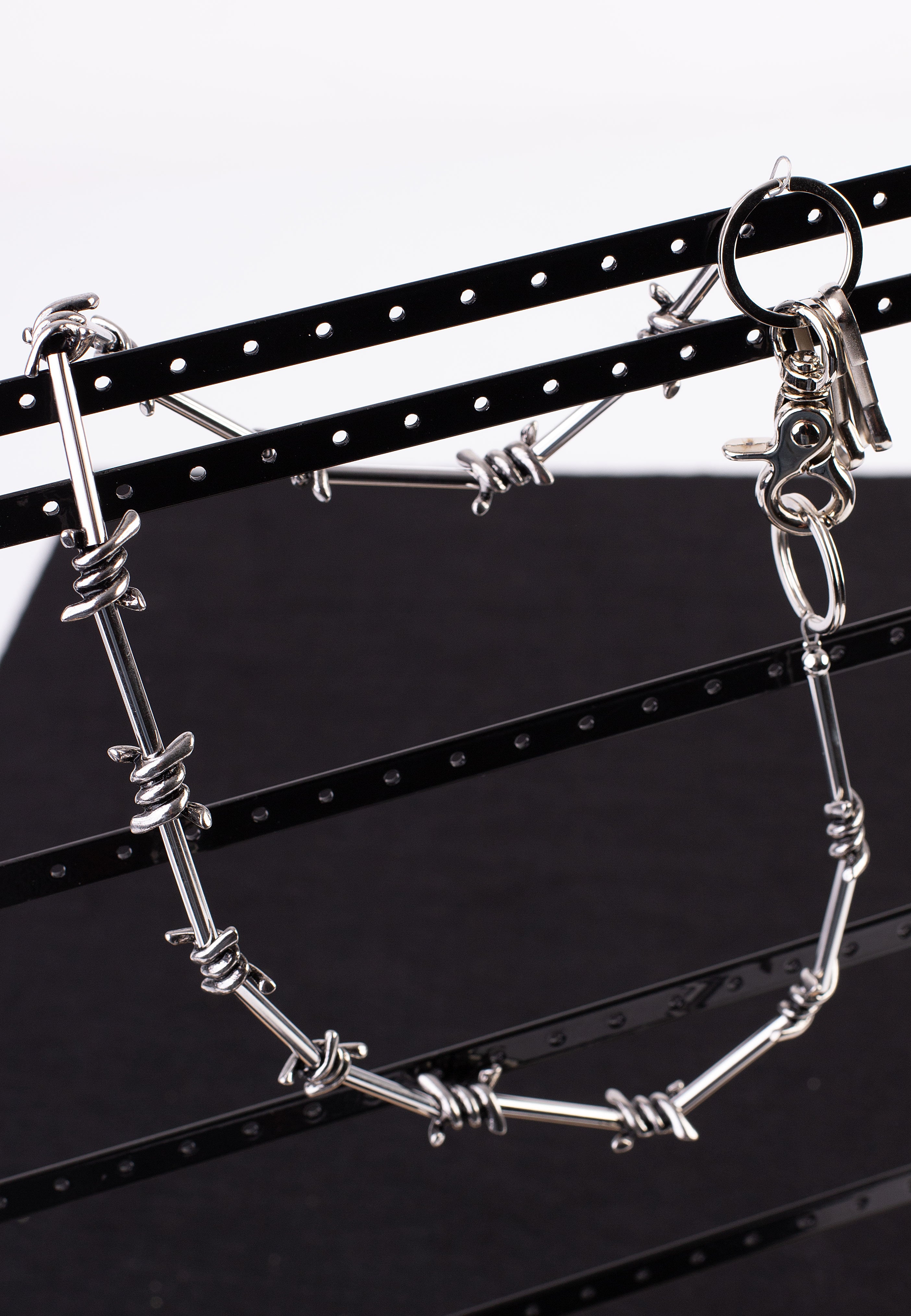 etNox - Stacheldraht - Wallet Chain | Neutral-Image