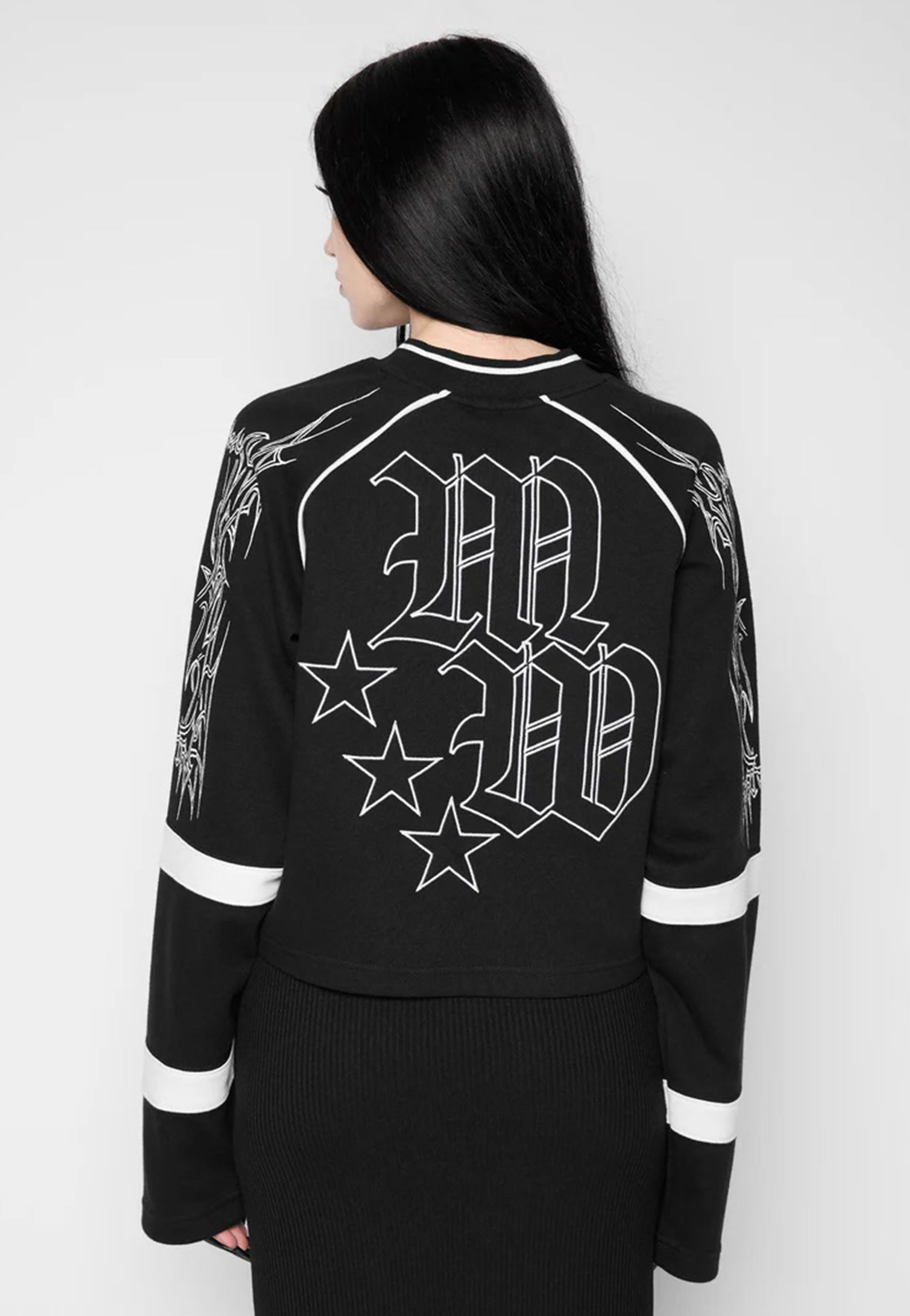 Mary Wyatt - Exile Cropped Hockey - Longsleeve | Women-Image