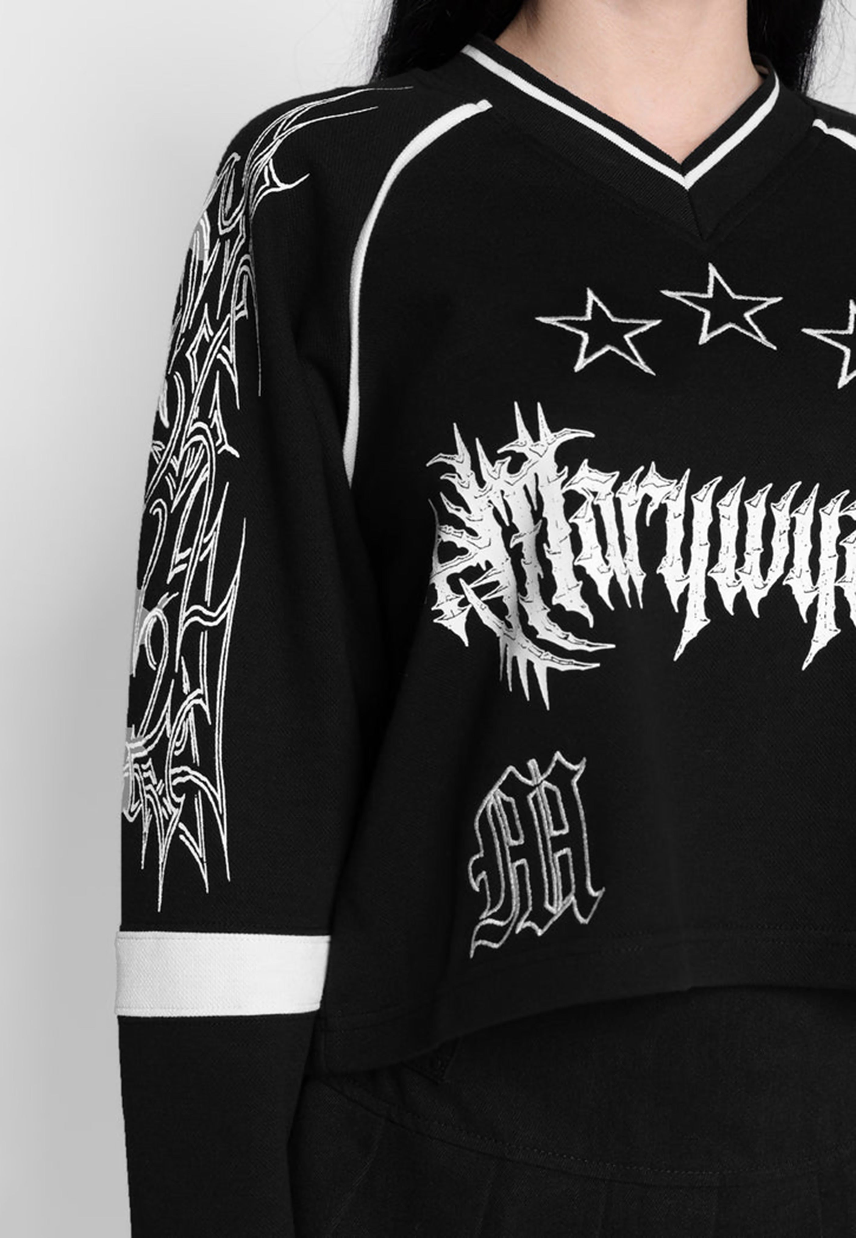 Mary Wyatt - Exile Cropped Hockey - Longsleeve | Women-Image