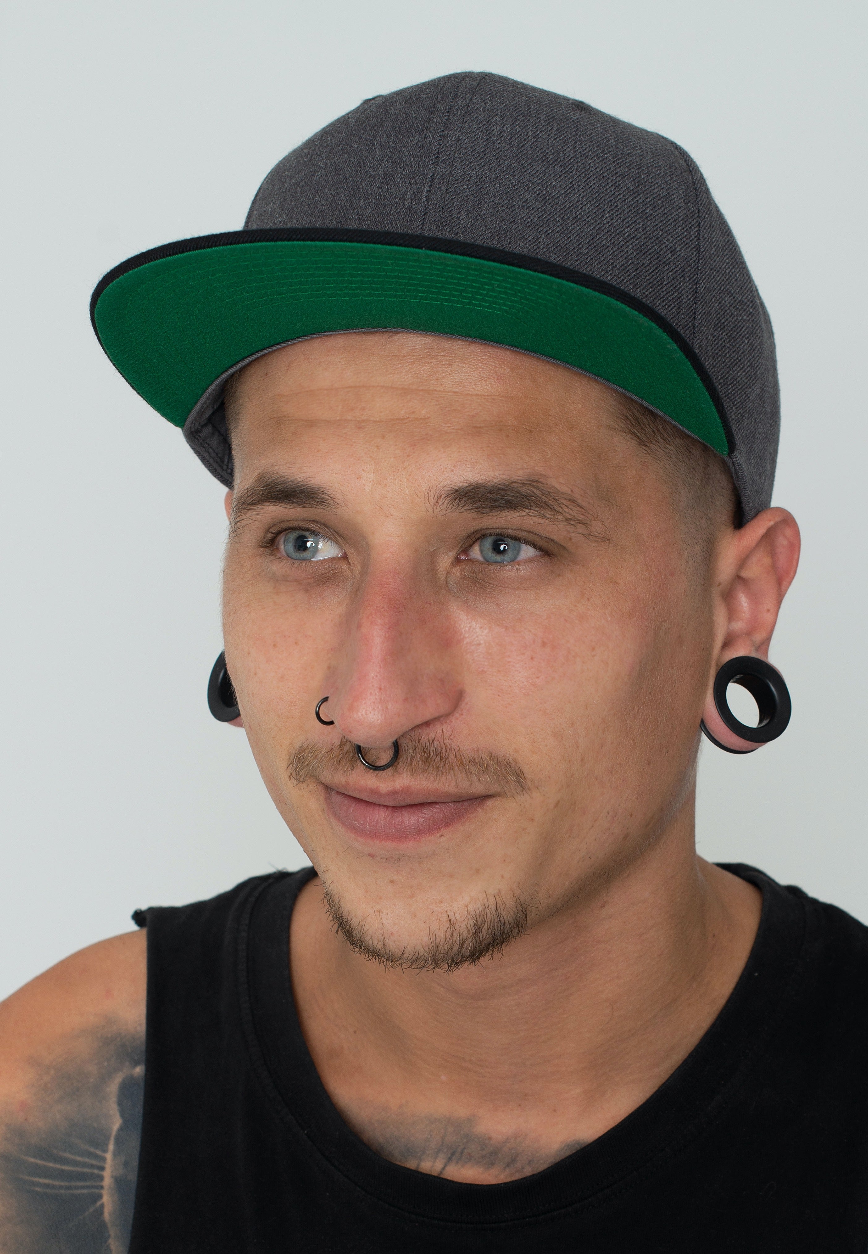 Flexfit - Classic 2 Tone Charcoal/Black - Cap | Neutral-Image